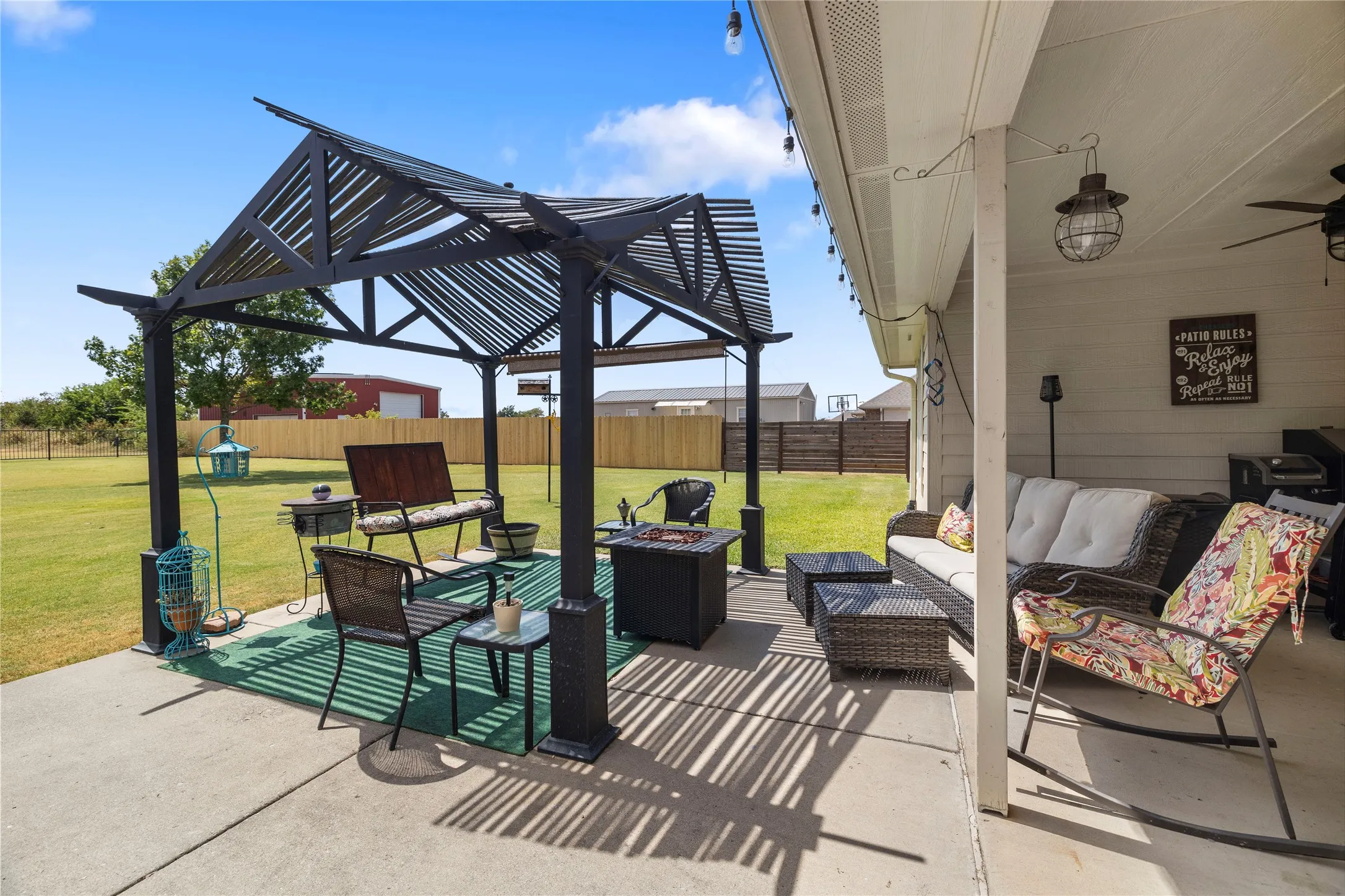 Single Family Residence For Sale in Hunt County , 6287 Bridle Trail, Caddo Mills, Texas 75135, 3 Bedroom, 2 Bathroom, 2 Garage spaces, 2,016 Sqft, built in 2006, mls#21375702, Real Estate Agent in Caddo Mills, Homes For Sale in Hunt county, Homes For Sale in Caddo Mills, Realtor in Caddo Mills Texas, Real Estate Brokerage Independent Realty Texas, Luminita Cordes Realtor
