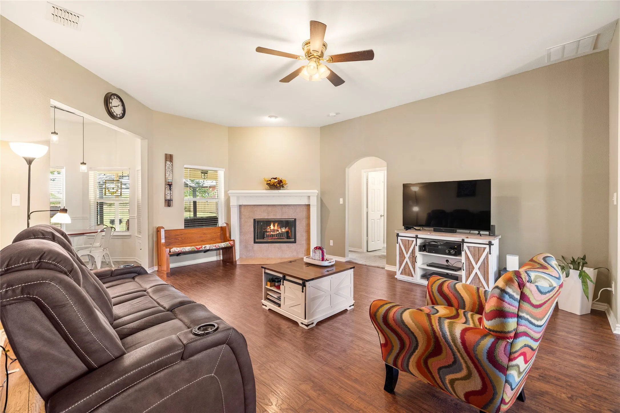 Single Family Residence For Sale in Hunt County , 6287 Bridle Trail, Caddo Mills, Texas 75135, 3 Bedroom, 2 Bathroom, 2 Garage spaces, 2,016 Sqft, built in 2006, mls#21375702, Real Estate Agent in Caddo Mills, Homes For Sale in Hunt county, Homes For Sale in Caddo Mills, Realtor in Caddo Mills Texas, Real Estate Brokerage Independent Realty Texas, Luminita Cordes Realtor