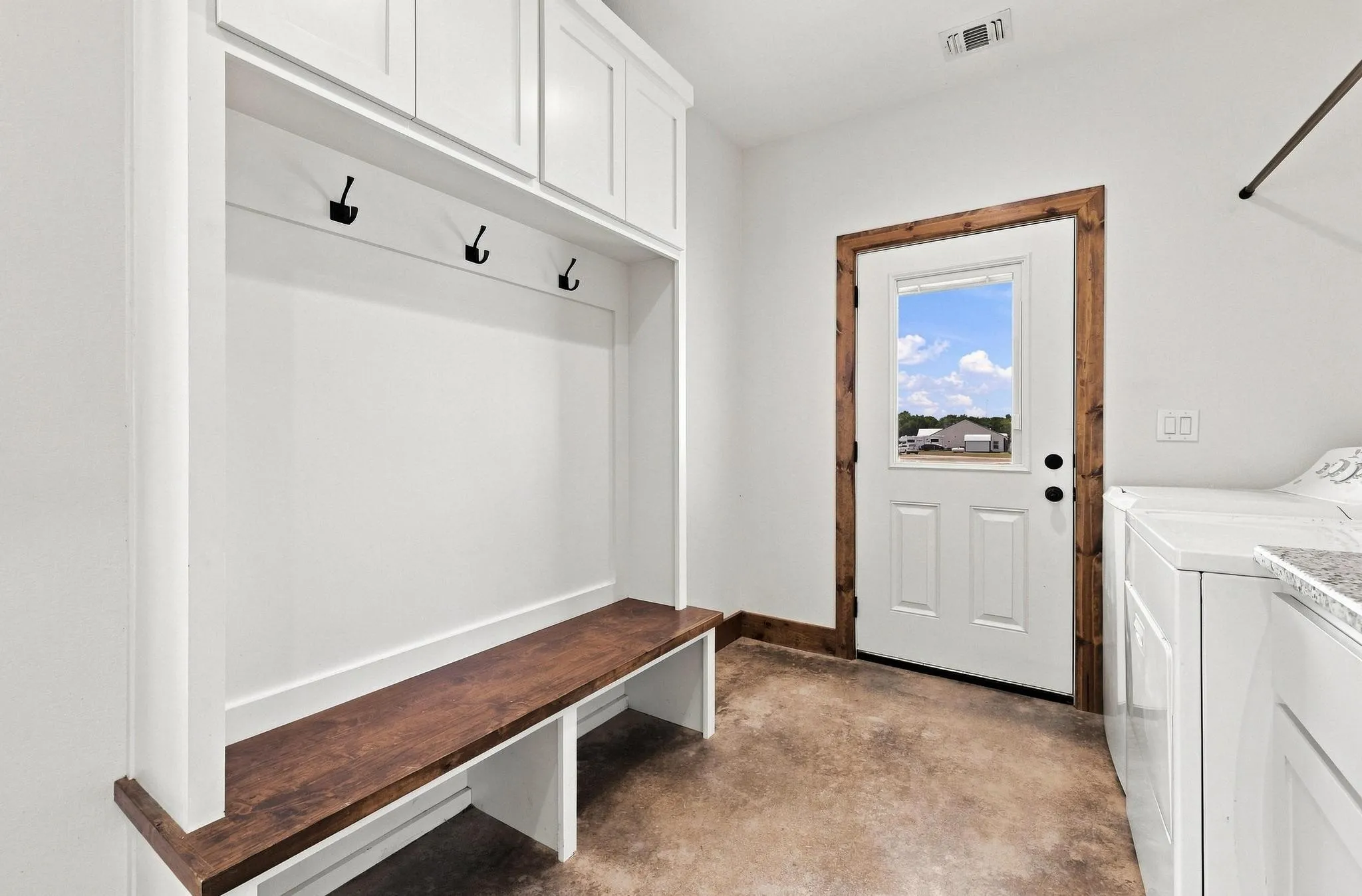 Single Family Residence For Sale in Fannin County , 1350 County Road 4040, Ector, Texas 75479, 4 Bedroom, 3 Bathroom, 2 Garage spaces, 2,016 Sqft, built in 2023, mls#21372190, Real Estate Agent in Ector, Homes For Sale in Fannin county, Homes For Sale in Ector, Realtor in Ector Texas, Real Estate Brokerage Independent Realty Texas, Luminita Cordes Realtor