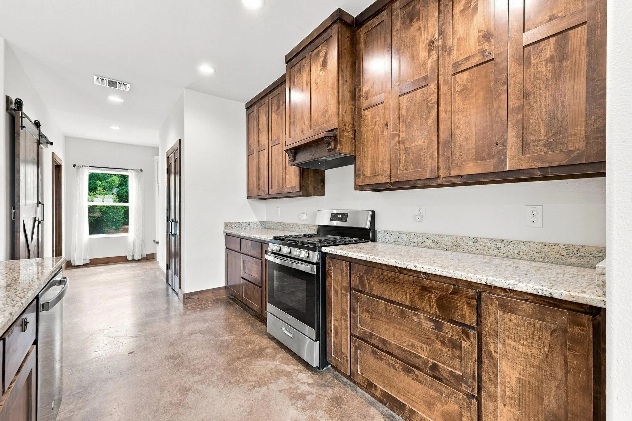Single Family Residence For Sale in Fannin County , 1350 County Road 4040, Ector, Texas 75479, 4 Bedroom, 3 Bathroom, 2 Garage spaces, 2,016 Sqft, built in 2023, mls#21372190, Real Estate Agent in Ector, Homes For Sale in Fannin county, Homes For Sale in Ector, Realtor in Ector Texas, Real Estate Brokerage Independent Realty Texas, Luminita Cordes Realtor