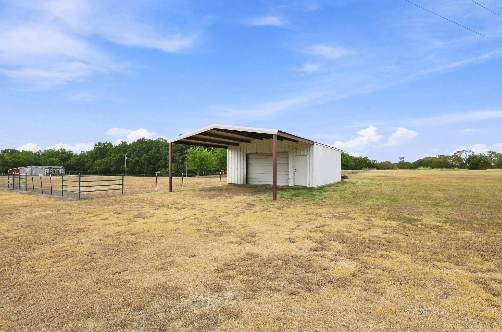 Single Family Residence For Sale in Fannin County , 1350 County Road 4040, Ector, Texas 75479, 4 Bedroom, 3 Bathroom, 2 Garage spaces, 2,016 Sqft, built in 2023, mls#21372190, Real Estate Agent in Ector, Homes For Sale in Fannin county, Homes For Sale in Ector, Realtor in Ector Texas, Real Estate Brokerage Independent Realty Texas, Luminita Cordes Realtor