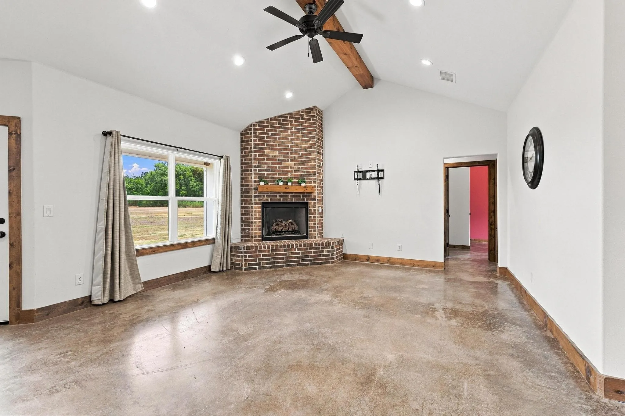Single Family Residence For Sale in Fannin County , 1350 County Road 4040, Ector, Texas 75479, 4 Bedroom, 3 Bathroom, 2 Garage spaces, 2,016 Sqft, built in 2023, mls#21372190, Real Estate Agent in Ector, Homes For Sale in Fannin county, Homes For Sale in Ector, Realtor in Ector Texas, Real Estate Brokerage Independent Realty Texas, Luminita Cordes Realtor