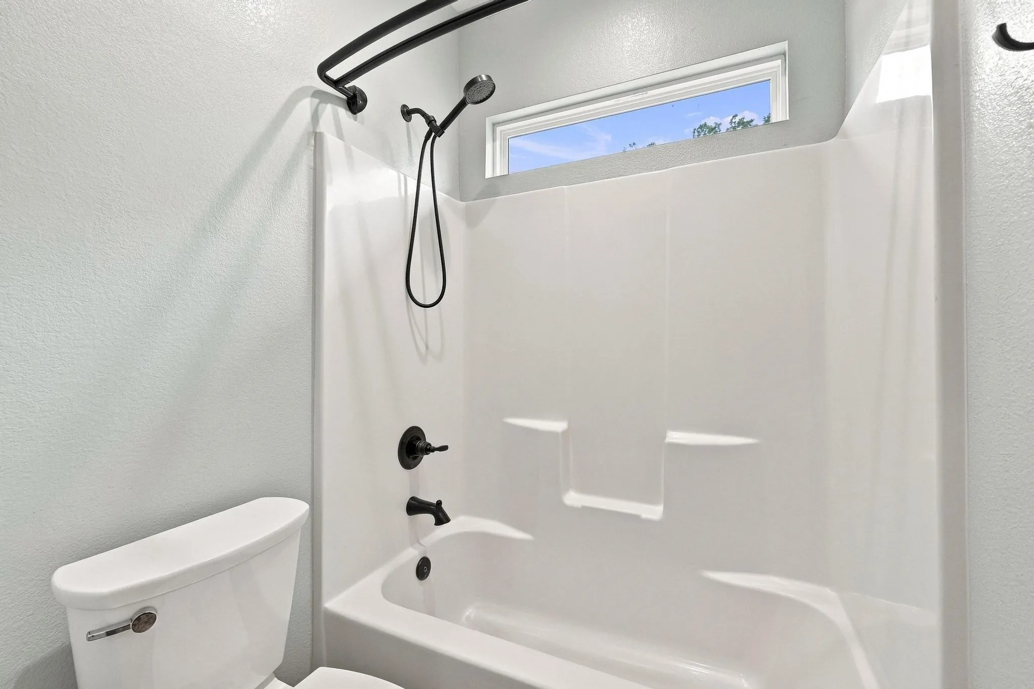 Single Family Residence For Sale in Fannin County , 1350 County Road 4040, Ector, Texas 75479, 4 Bedroom, 3 Bathroom, 2 Garage spaces, 2,016 Sqft, built in 2023, mls#21372190, Real Estate Agent in Ector, Homes For Sale in Fannin county, Homes For Sale in Ector, Realtor in Ector Texas, Real Estate Brokerage Independent Realty Texas, Luminita Cordes Realtor