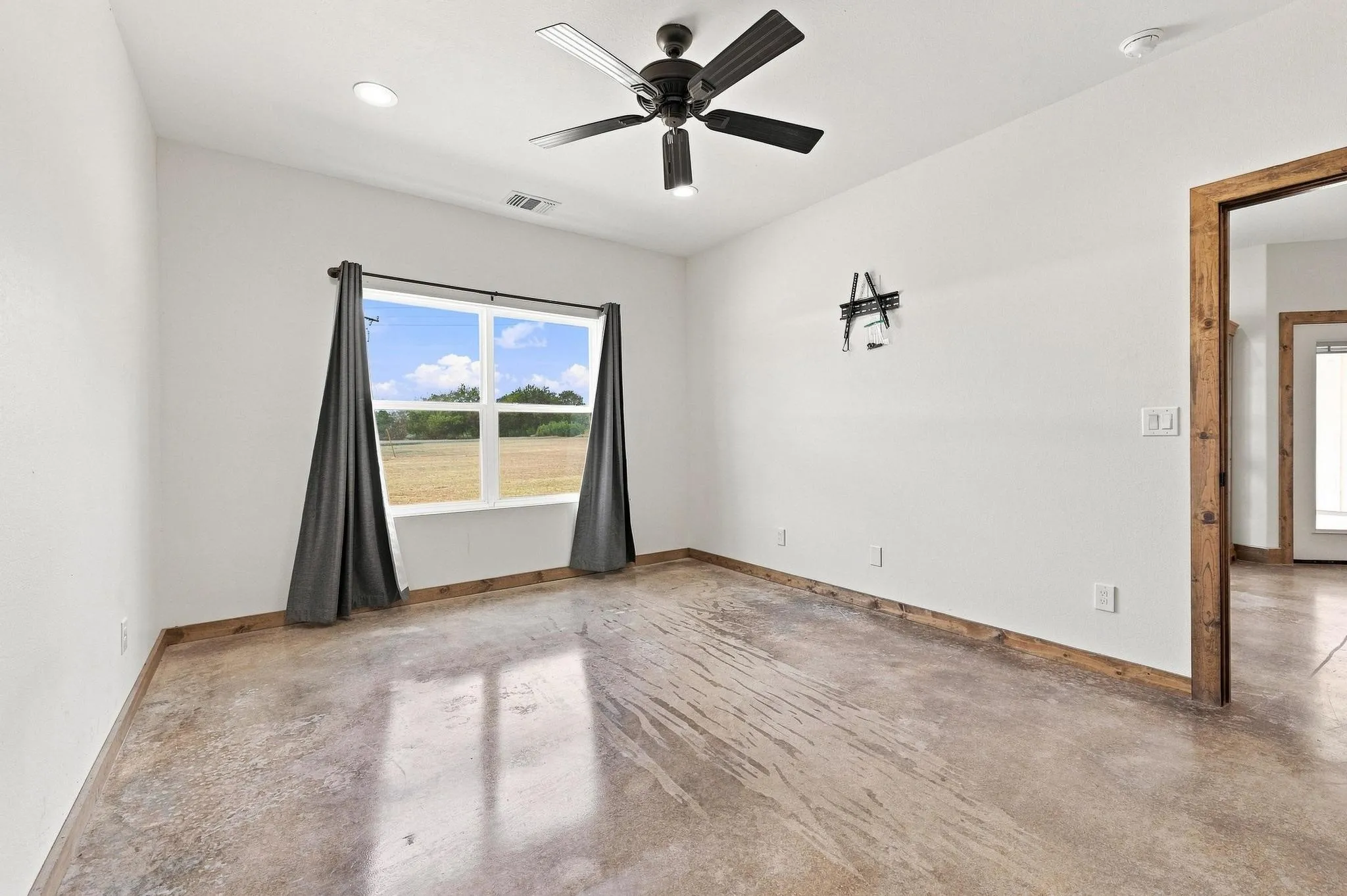 Single Family Residence For Sale in Fannin County , 1350 County Road 4040, Ector, Texas 75479, 4 Bedroom, 3 Bathroom, 2 Garage spaces, 2,016 Sqft, built in 2023, mls#21372190, Real Estate Agent in Ector, Homes For Sale in Fannin county, Homes For Sale in Ector, Realtor in Ector Texas, Real Estate Brokerage Independent Realty Texas, Luminita Cordes Realtor