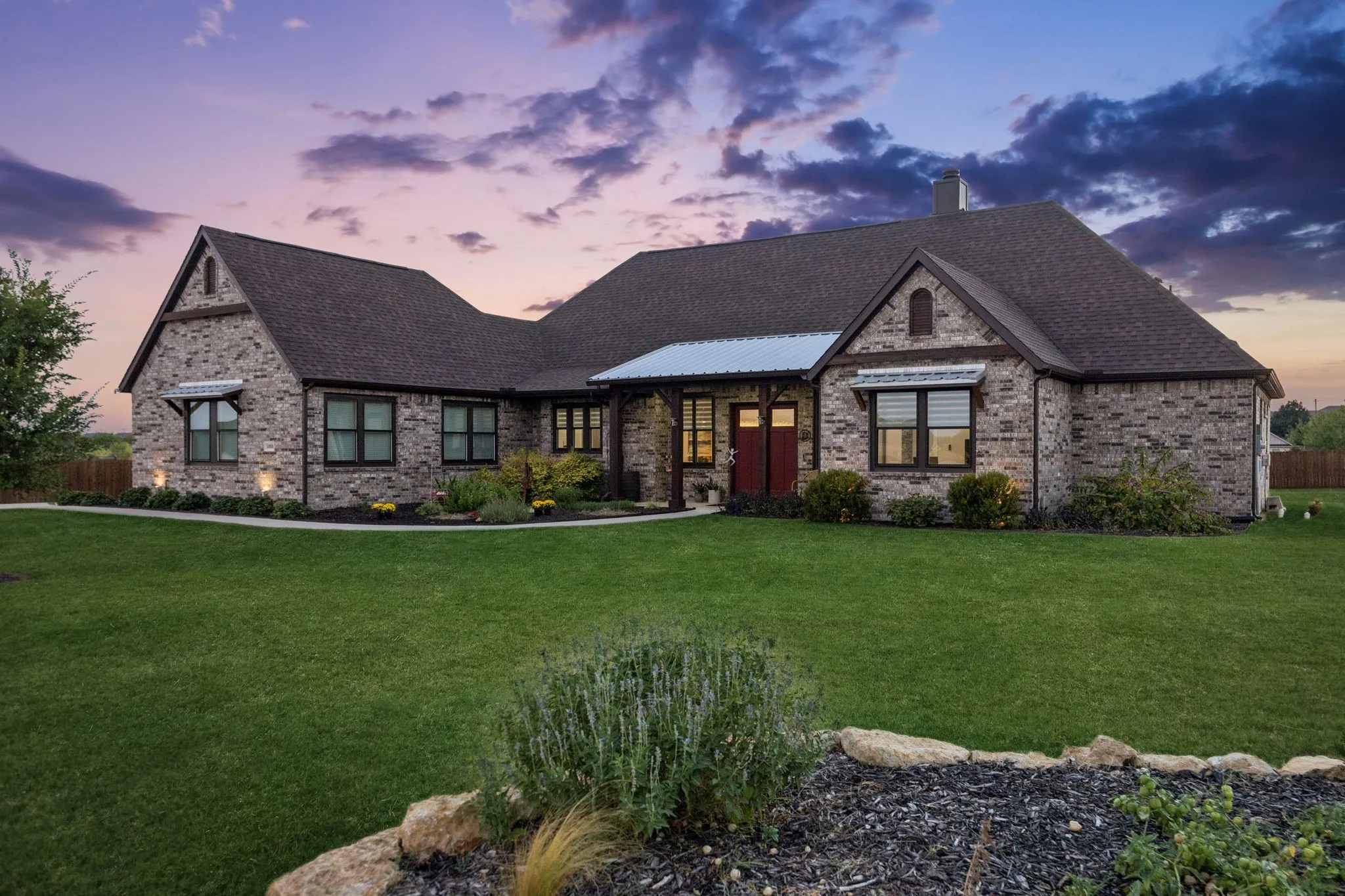Single Family Residence For Sale in Denton County , 5008 Crown Court, Sanger, Texas 76266, 3 Bedroom, 3 Bathroom, 2 Garage spaces, 2,432 Sqft, built in 2021, mls#21370990, Real Estate Agent in Sanger, Homes For Sale in Denton county, Homes For Sale in Sanger, Realtor in Sanger Texas, Real Estate Brokerage Independent Realty Texas, Luminita Cordes Realtor