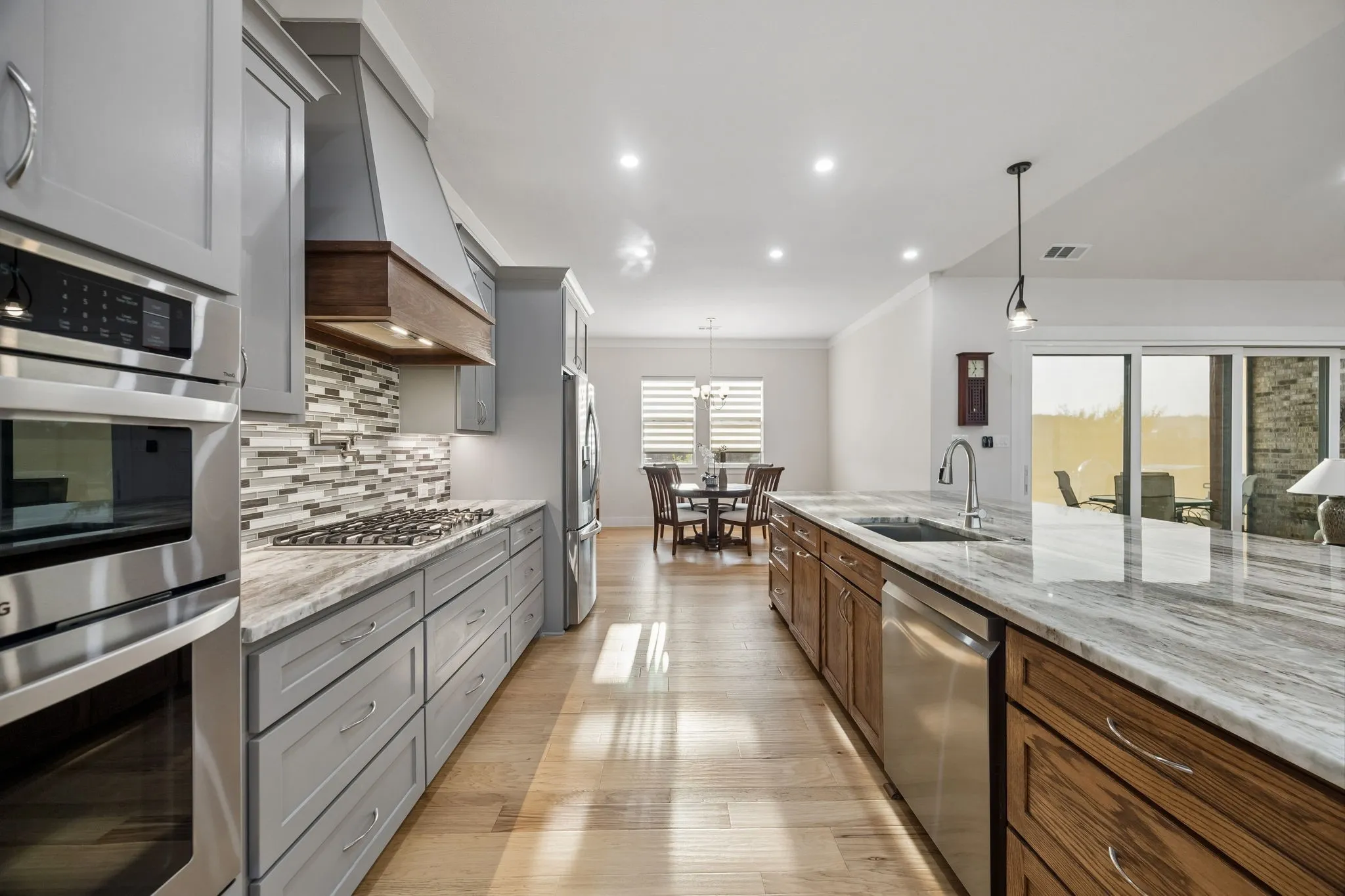 Single Family Residence For Sale in Denton County , 5008 Crown Court, Sanger, Texas 76266, 3 Bedroom, 3 Bathroom, 2 Garage spaces, 2,432 Sqft, built in 2021, mls#21370990, Real Estate Agent in Sanger, Homes For Sale in Denton county, Homes For Sale in Sanger, Realtor in Sanger Texas, Real Estate Brokerage Independent Realty Texas, Luminita Cordes Realtor