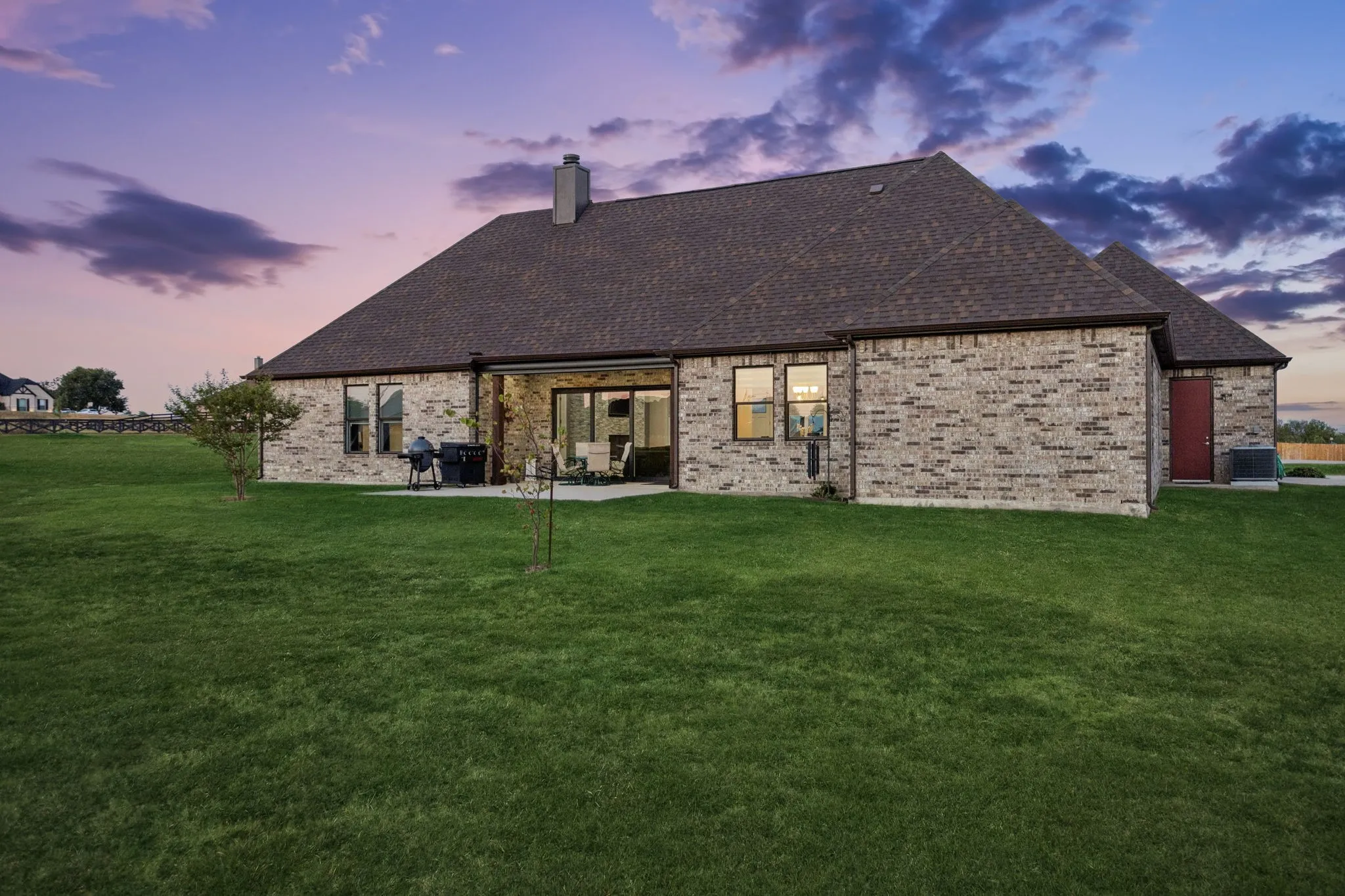 Single Family Residence For Sale in Denton County , 5008 Crown Court, Sanger, Texas 76266, 3 Bedroom, 3 Bathroom, 2 Garage spaces, 2,432 Sqft, built in 2021, mls#21370990, Real Estate Agent in Sanger, Homes For Sale in Denton county, Homes For Sale in Sanger, Realtor in Sanger Texas, Real Estate Brokerage Independent Realty Texas, Luminita Cordes Realtor