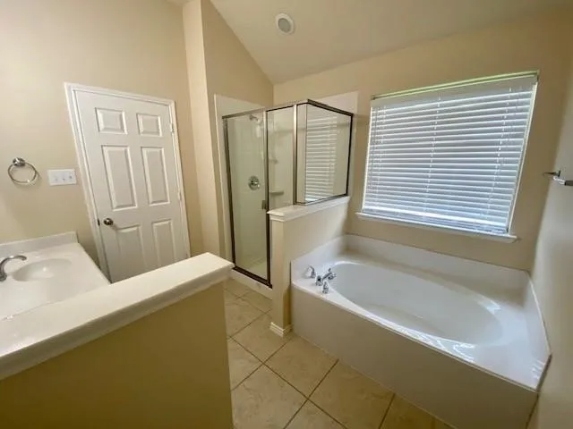 Single Family Residence For Rent in Tarrant County , 8841 Golden Sunset Trail, Fort Worth, Texas 76244, 4 Bedroom, 2 Bathroom, 2 Garage spaces, 2,106 Sqft, built in 2009, mls#21375987, Real Estate Agent in Fort Worth, Homes For Rent in Tarrant county, Homes For Rent in Fort Worth, Realtor in Fort Worth Texas, Real Estate Brokerage Independent Realty Texas, Luminita Cordes Realtor