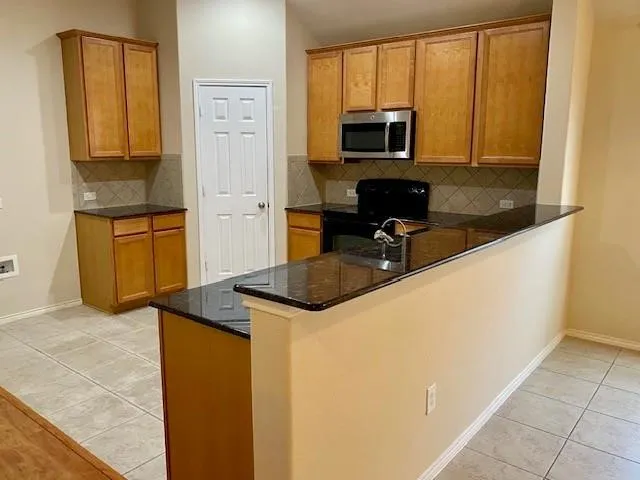 Single Family Residence For Rent in Tarrant County , 8841 Golden Sunset Trail, Fort Worth, Texas 76244, 4 Bedroom, 2 Bathroom, 2 Garage spaces, 2,106 Sqft, built in 2009, mls#21375987, Real Estate Agent in Fort Worth, Homes For Rent in Tarrant county, Homes For Rent in Fort Worth, Realtor in Fort Worth Texas, Real Estate Brokerage Independent Realty Texas, Luminita Cordes Realtor