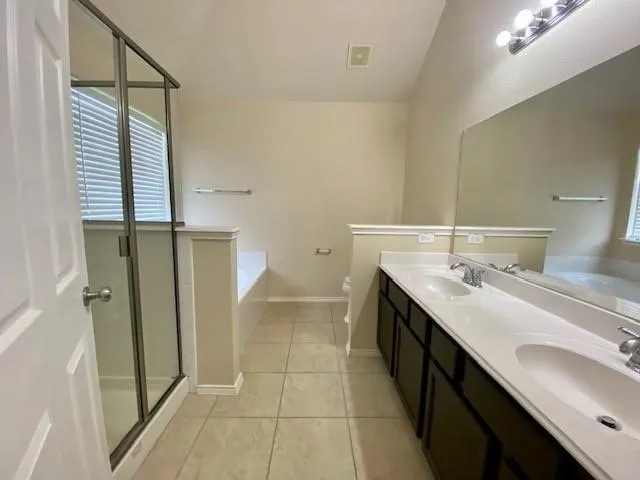 Single Family Residence For Rent in Tarrant County , 8841 Golden Sunset Trail, Fort Worth, Texas 76244, 4 Bedroom, 2 Bathroom, 2 Garage spaces, 2,106 Sqft, built in 2009, mls#21375987, Real Estate Agent in Fort Worth, Homes For Rent in Tarrant county, Homes For Rent in Fort Worth, Realtor in Fort Worth Texas, Real Estate Brokerage Independent Realty Texas, Luminita Cordes Realtor
