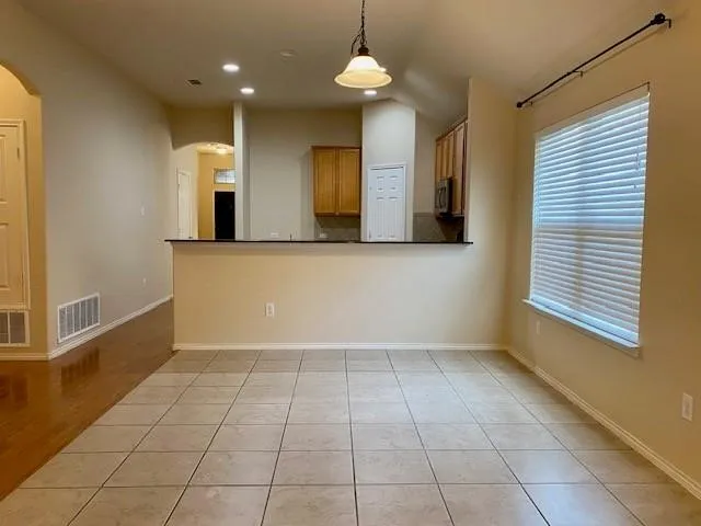Single Family Residence For Rent in Tarrant County , 8841 Golden Sunset Trail, Fort Worth, Texas 76244, 4 Bedroom, 2 Bathroom, 2 Garage spaces, 2,106 Sqft, built in 2009, mls#21375987, Real Estate Agent in Fort Worth, Homes For Rent in Tarrant county, Homes For Rent in Fort Worth, Realtor in Fort Worth Texas, Real Estate Brokerage Independent Realty Texas, Luminita Cordes Realtor