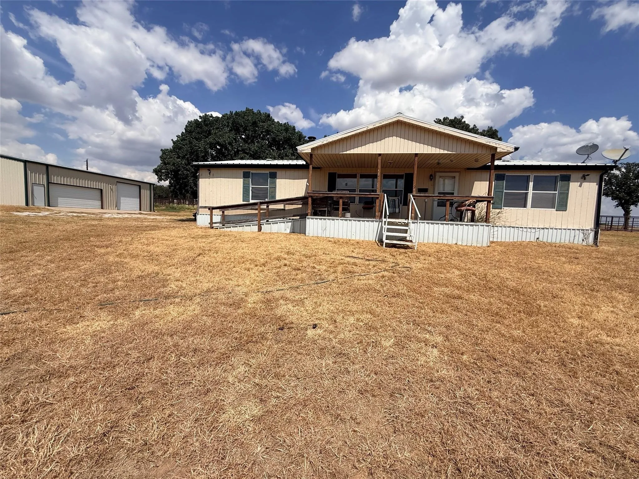 Mobile Home For Sale in Montague County , 1219 FM 2583, Bowie, Texas 76230, 3 Bedroom, 2 Bathroom, Garage spaces, 1,500 Sqft, built in 1980, mls#21376038, Real Estate Agent in Bowie, Homes For Sale in Montague county, Homes For Sale in Bowie, Realtor in Bowie Texas, Real Estate Brokerage Independent Realty Texas, Luminita Cordes Realtor