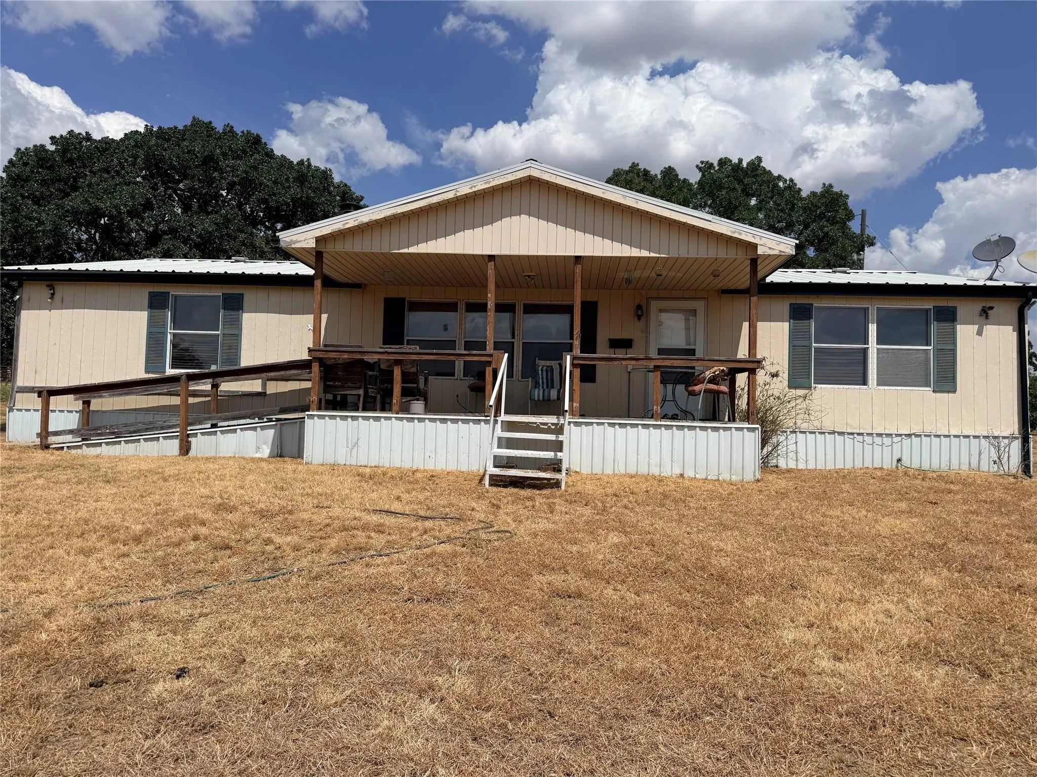 Mobile Home For Sale in Montague County , 1219 FM 2583, Bowie, Texas 76230, 3 Bedroom, 2 Bathroom, Garage spaces, 1,500 Sqft, built in 1980, mls#21376038, Real Estate Agent in Bowie, Homes For Sale in Montague county, Homes For Sale in Bowie, Realtor in Bowie Texas, Real Estate Brokerage Independent Realty Texas, Luminita Cordes Realtor