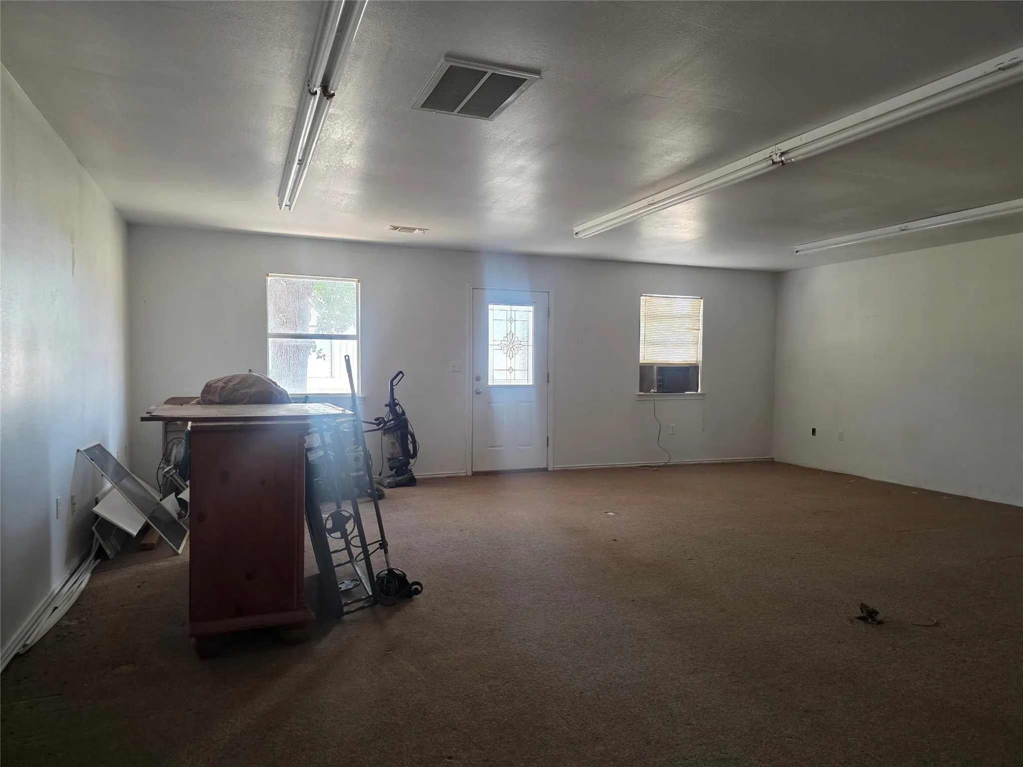 Mobile Home For Sale in Montague County , 1219 FM 2583, Bowie, Texas 76230, 3 Bedroom, 2 Bathroom, Garage spaces, 1,500 Sqft, built in 1980, mls#21376038, Real Estate Agent in Bowie, Homes For Sale in Montague county, Homes For Sale in Bowie, Realtor in Bowie Texas, Real Estate Brokerage Independent Realty Texas, Luminita Cordes Realtor