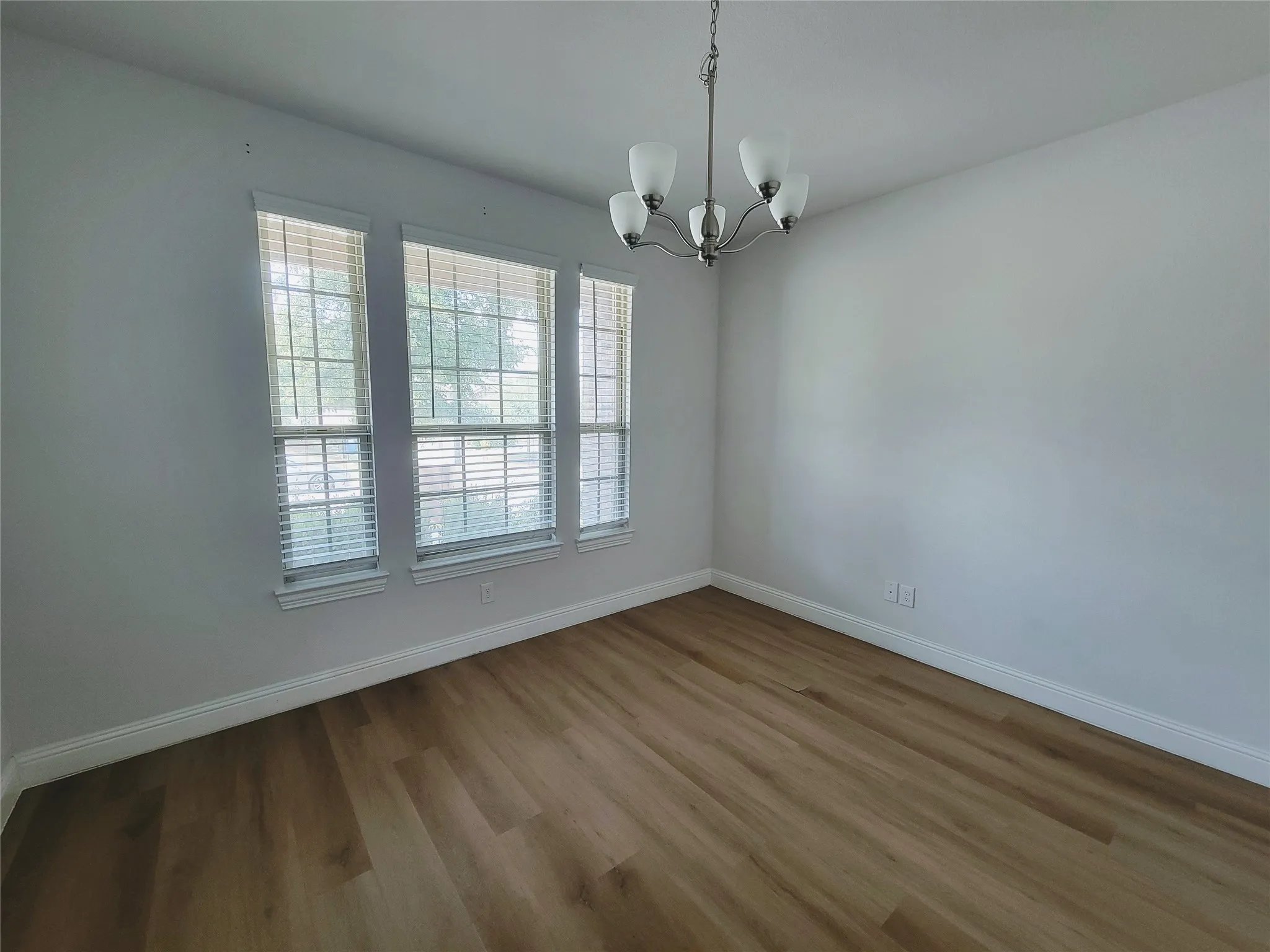 Single Family Residence For Rent in Collin County , 3814 Bastrop Street, Melissa, Texas 75454, 4 Bedroom, 3 Bathroom, 2 Garage spaces, 2,540 Sqft, built in 2018, mls#21375698, Real Estate Agent in Melissa, Homes For Rent in Collin county, Homes For Rent in Melissa, Realtor in Melissa Texas, Real Estate Brokerage Independent Realty Texas, Luminita Cordes Realtor