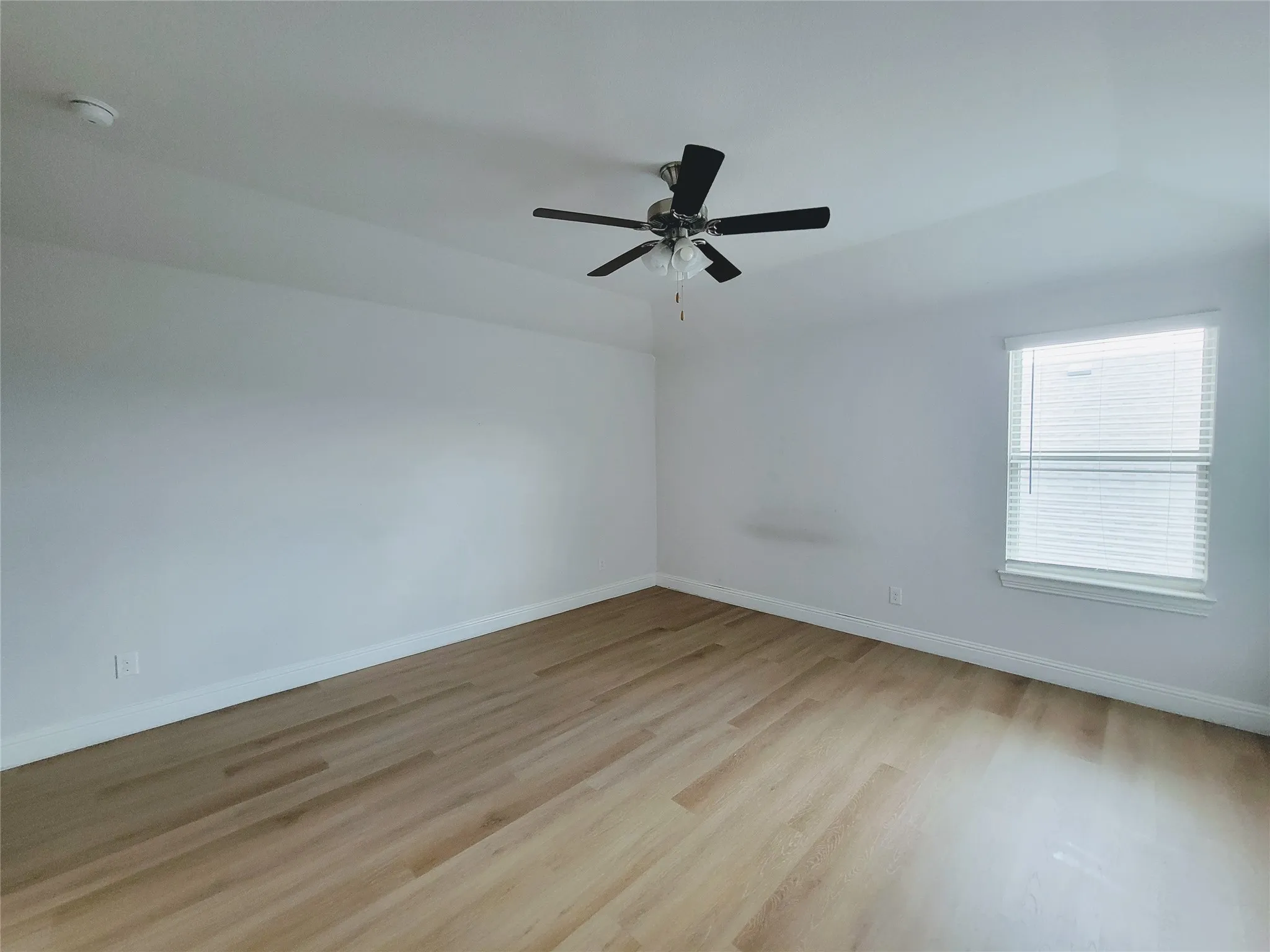 Single Family Residence For Rent in Collin County , 3814 Bastrop Street, Melissa, Texas 75454, 4 Bedroom, 3 Bathroom, 2 Garage spaces, 2,540 Sqft, built in 2018, mls#21375698, Real Estate Agent in Melissa, Homes For Rent in Collin county, Homes For Rent in Melissa, Realtor in Melissa Texas, Real Estate Brokerage Independent Realty Texas, Luminita Cordes Realtor