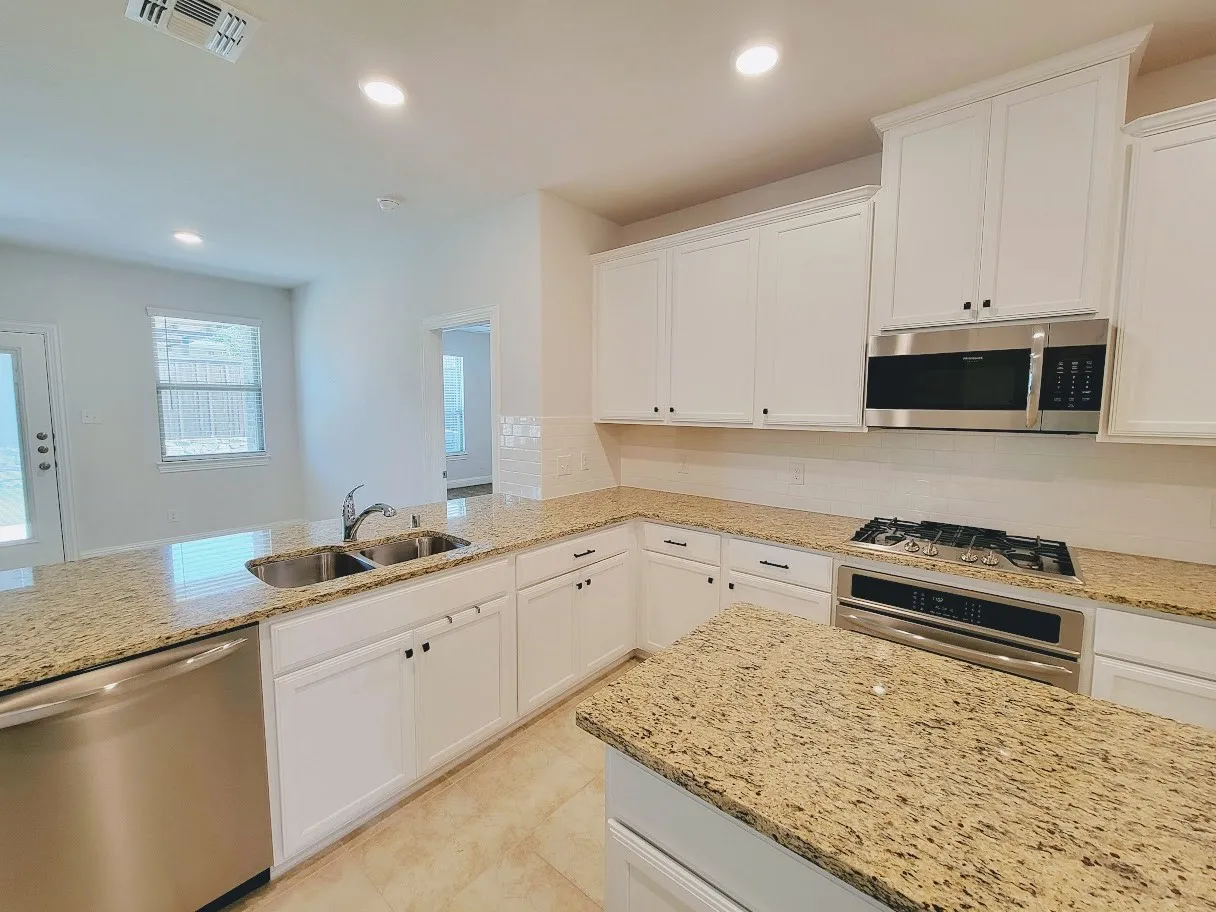 Single Family Residence For Rent in Collin County , 3814 Bastrop Street, Melissa, Texas 75454, 4 Bedroom, 3 Bathroom, 2 Garage spaces, 2,540 Sqft, built in 2018, mls#21375698, Real Estate Agent in Melissa, Homes For Rent in Collin county, Homes For Rent in Melissa, Realtor in Melissa Texas, Real Estate Brokerage Independent Realty Texas, Luminita Cordes Realtor