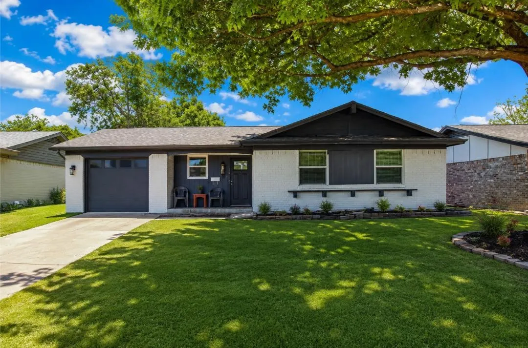 Single Family Residence For Sale in Dallas County , 1417 Morrison Drive, Garland, Texas 75040, 4 Bedroom, 2 Bathroom, Garage spaces, 1,270 Sqft, built in 1971, mls#21372768, Real Estate Agent in Garland, Homes For Sale in Dallas county, Homes For Sale in Garland, Realtor in Garland Texas, Real Estate Brokerage Independent Realty Texas, Luminita Cordes Realtor