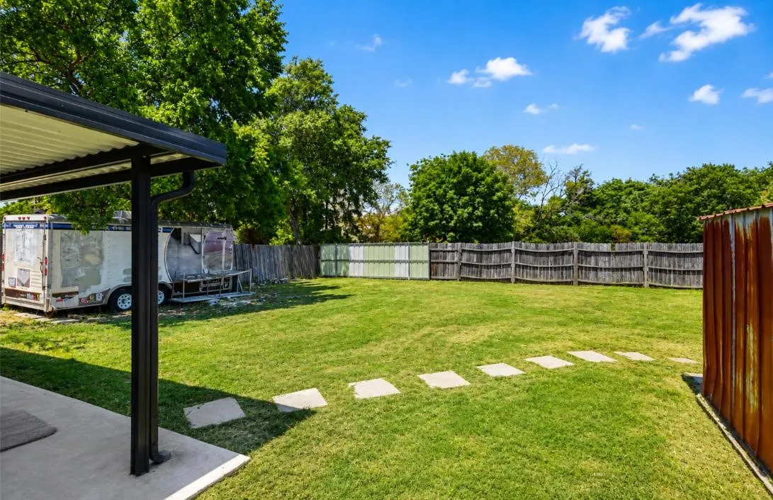 Single Family Residence For Sale in Dallas County , 1417 Morrison Drive, Garland, Texas 75040, 4 Bedroom, 2 Bathroom, Garage spaces, 1,270 Sqft, built in 1971, mls#21372768, Real Estate Agent in Garland, Homes For Sale in Dallas county, Homes For Sale in Garland, Realtor in Garland Texas, Real Estate Brokerage Independent Realty Texas, Luminita Cordes Realtor