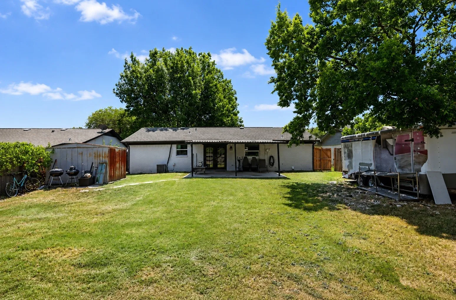 Single Family Residence For Sale in Dallas County , 1417 Morrison Drive, Garland, Texas 75040, 4 Bedroom, 2 Bathroom, Garage spaces, 1,270 Sqft, built in 1971, mls#21372768, Real Estate Agent in Garland, Homes For Sale in Dallas county, Homes For Sale in Garland, Realtor in Garland Texas, Real Estate Brokerage Independent Realty Texas, Luminita Cordes Realtor