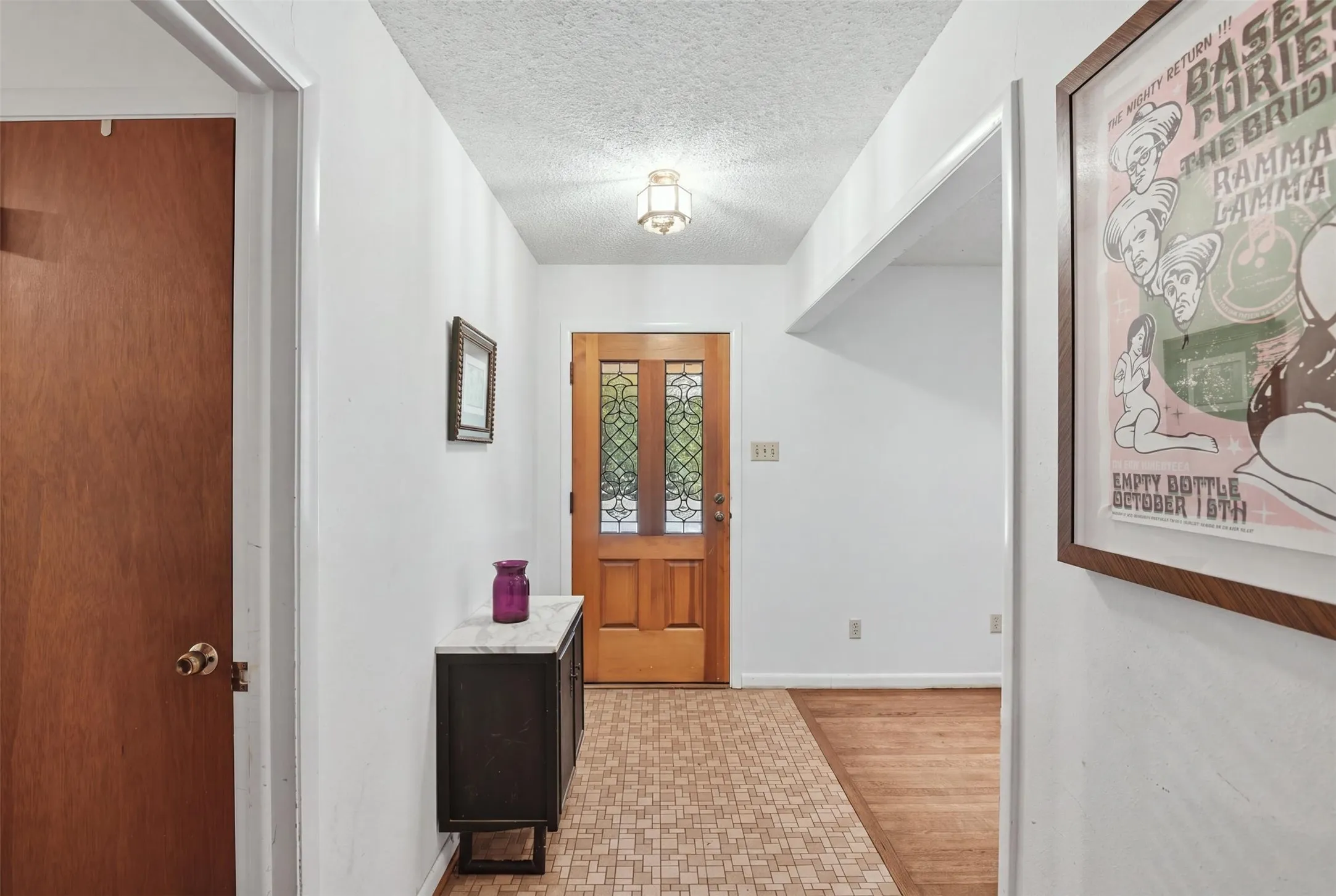 Single Family Residence For Sale in Dallas County , 1545 W Pentagon Parkway, Dallas, Texas 75224, 3 Bedroom, 2 Bathroom, 2 Garage spaces, 1,620 Sqft, built in 1960, mls#21374286, Real Estate Agent in Dallas, Homes For Sale in Dallas county, Homes For Sale in Dallas, Realtor in Dallas Texas, Real Estate Brokerage Independent Realty Texas, Luminita Cordes Realtor