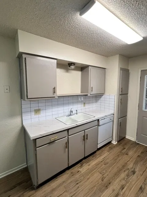 Duplex For Rent in Tarrant County , 1049 Cottonwood Trail, Benbrook, Texas 76126, 2 Bedroom, 2 Bathroom, Garage spaces, 1,100 Sqft, built in 1980, mls#21376107, Real Estate Agent in Benbrook, Homes For Rent in Tarrant county, Homes For Rent in Benbrook, Realtor in Benbrook Texas, Real Estate Brokerage Independent Realty Texas, Luminita Cordes Realtor