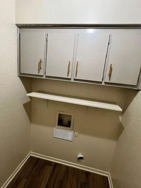 Duplex For Rent in Tarrant County , 1049 Cottonwood Trail, Benbrook, Texas 76126, 2 Bedroom, 2 Bathroom, Garage spaces, 1,100 Sqft, built in 1980, mls#21376107, Real Estate Agent in Benbrook, Homes For Rent in Tarrant county, Homes For Rent in Benbrook, Realtor in Benbrook Texas, Real Estate Brokerage Independent Realty Texas, Luminita Cordes Realtor