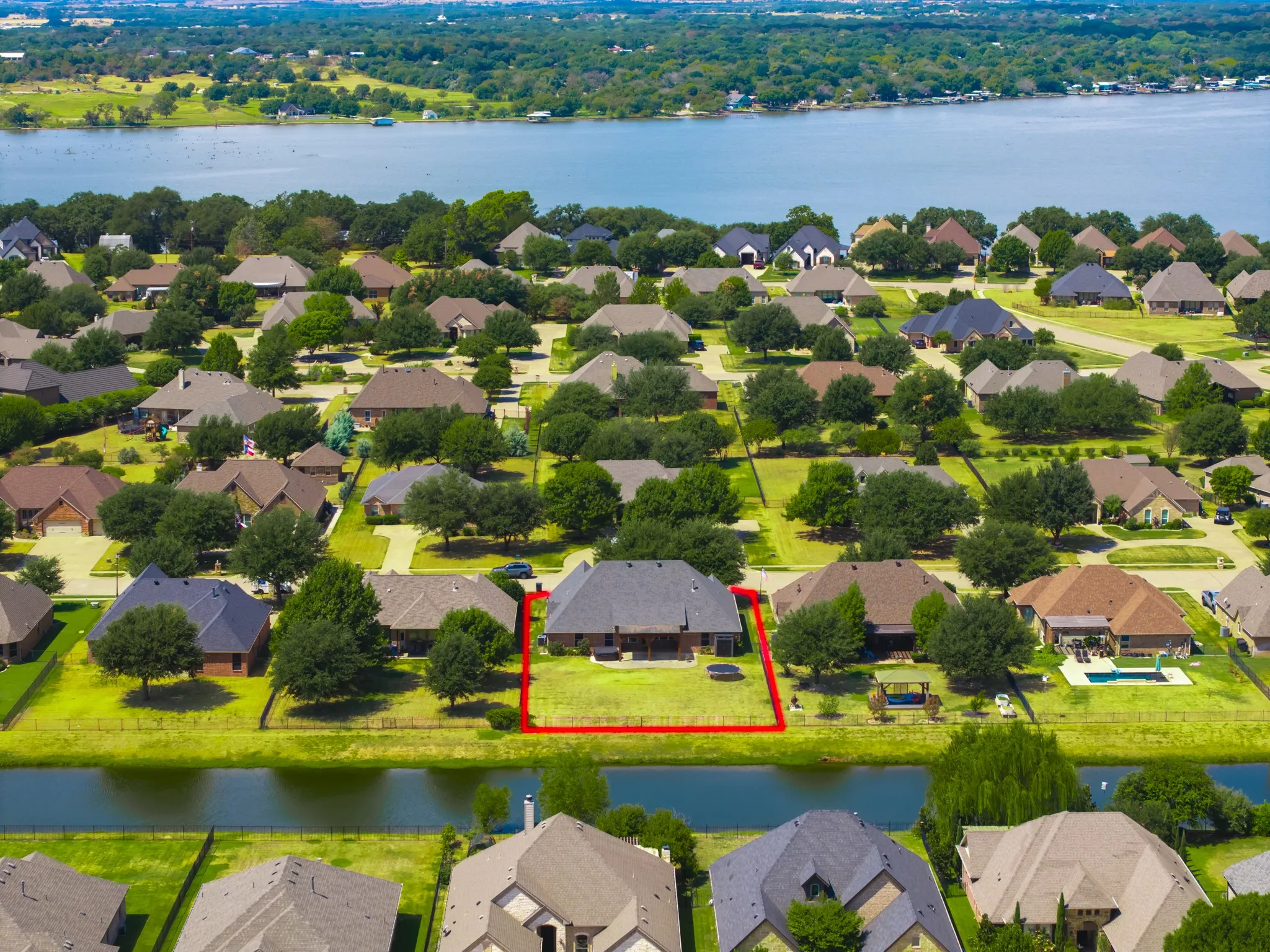 Single Family Residence For Sale in Hood County , 3224 Ferry Boat Lane, Granbury, Texas 76049, 4 Bedroom, 3 Bathroom, 2 Garage spaces, 2,372 Sqft, built in 2011, mls#21376111, Real Estate Agent in Granbury, Homes For Sale in Hood county, Homes For Sale in Granbury, Realtor in Granbury Texas, Real Estate Brokerage Independent Realty Texas, Luminita Cordes Realtor