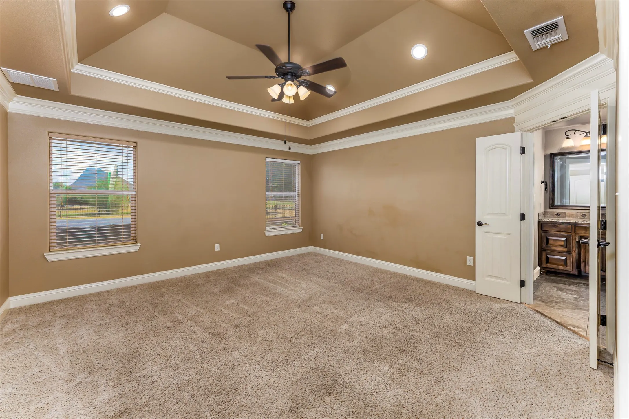 Single Family Residence For Sale in Hood County , 3224 Ferry Boat Lane, Granbury, Texas 76049, 4 Bedroom, 3 Bathroom, 2 Garage spaces, 2,372 Sqft, built in 2011, mls#21376111, Real Estate Agent in Granbury, Homes For Sale in Hood county, Homes For Sale in Granbury, Realtor in Granbury Texas, Real Estate Brokerage Independent Realty Texas, Luminita Cordes Realtor