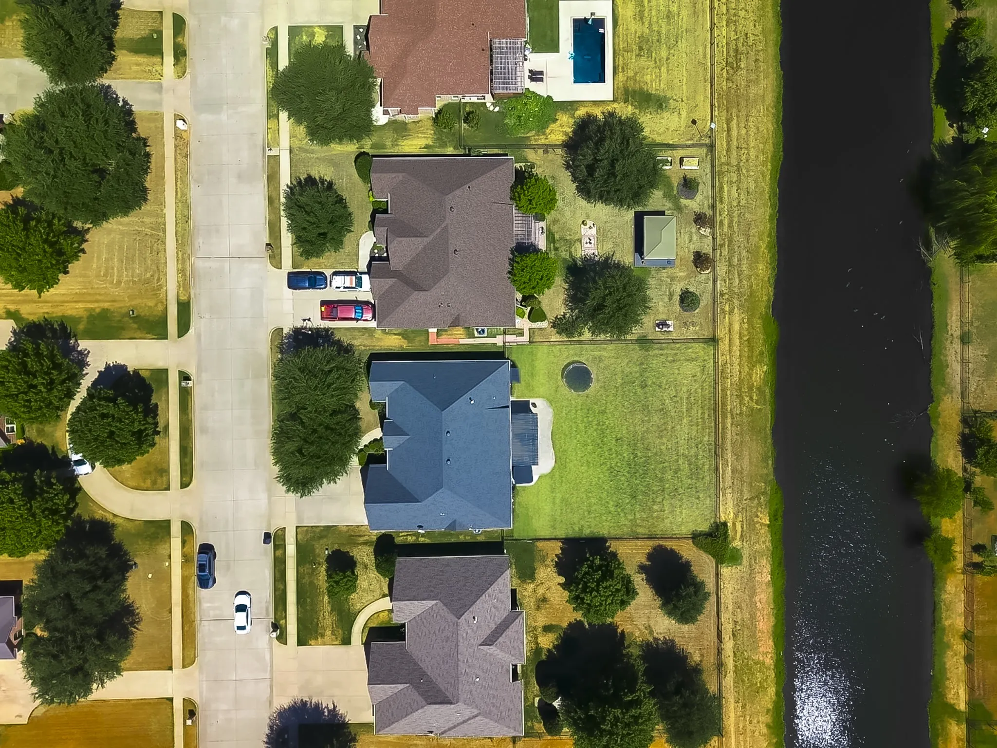 Single Family Residence For Sale in Hood County , 3224 Ferry Boat Lane, Granbury, Texas 76049, 4 Bedroom, 3 Bathroom, 2 Garage spaces, 2,372 Sqft, built in 2011, mls#21376111, Real Estate Agent in Granbury, Homes For Sale in Hood county, Homes For Sale in Granbury, Realtor in Granbury Texas, Real Estate Brokerage Independent Realty Texas, Luminita Cordes Realtor