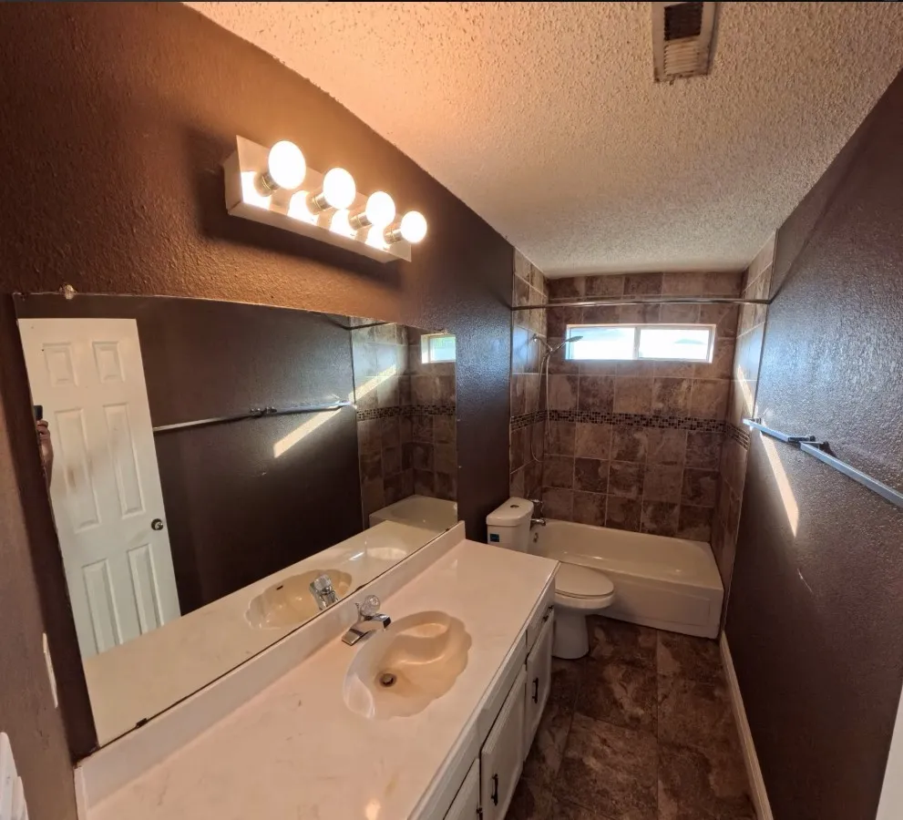 Single Family Residence For Rent in Dallas County , 1454 Cromwell Court, Lancaster, Texas 75134, 4 Bedroom, 3 Bathroom, 2 Garage spaces, 2,249 Sqft, built in 1990, mls#21375951, Real Estate Agent in Lancaster, Homes For Rent in Dallas county, Homes For Rent in Lancaster, Realtor in Lancaster Texas, Real Estate Brokerage Independent Realty Texas, Luminita Cordes Realtor
