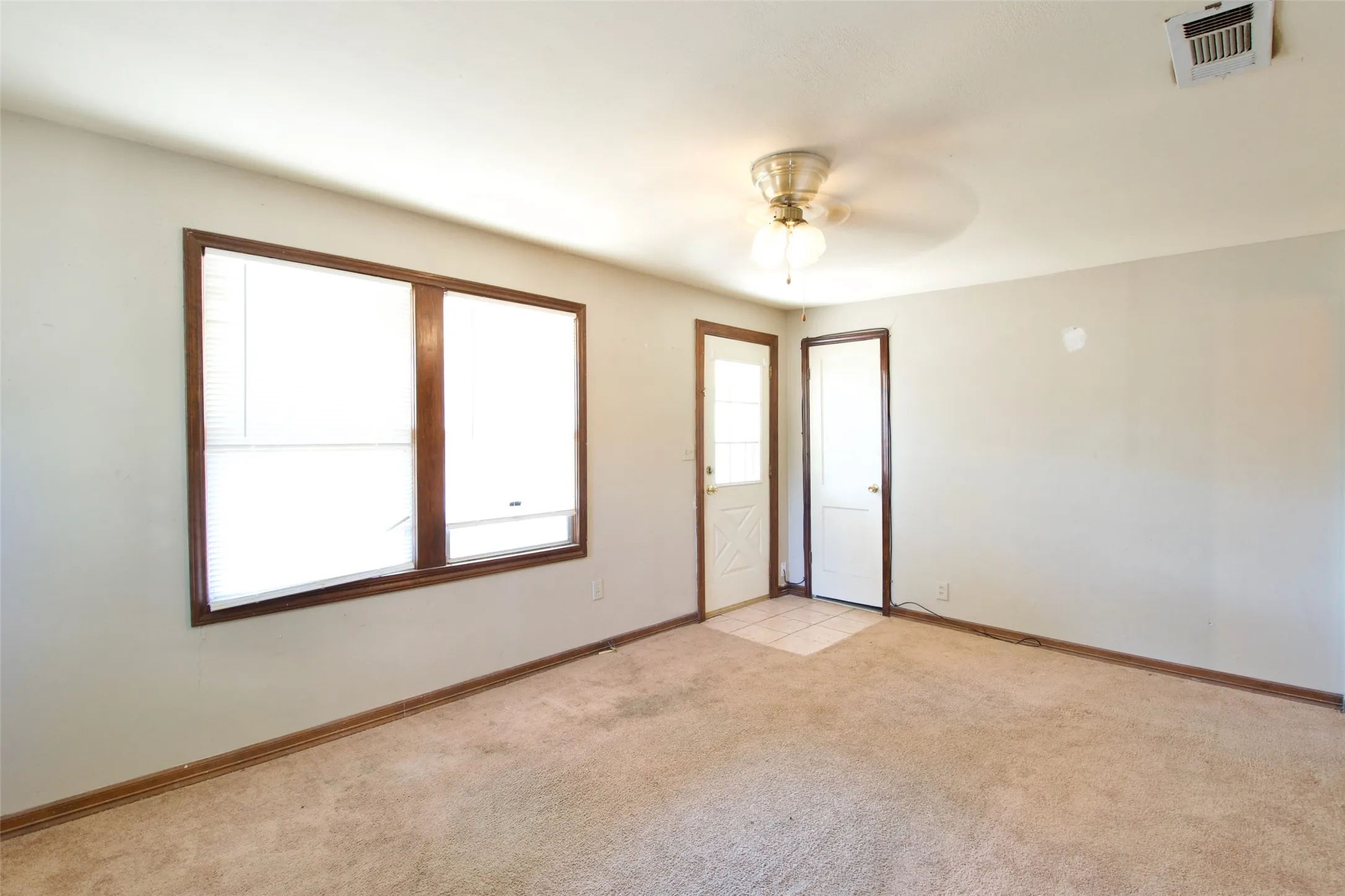 Single Family Residence For Sale in Coryell County , 129 E FM 931, Gatesville, Texas 76528, 3 Bedroom, 2 Bathroom, Garage spaces, 1,256 Sqft, built in 1967, mls#21374026, Real Estate Agent in Gatesville, Homes For Sale in Coryell county, Homes For Sale in Gatesville, Realtor in Gatesville Texas, Real Estate Brokerage Independent Realty Texas, Luminita Cordes Realtor