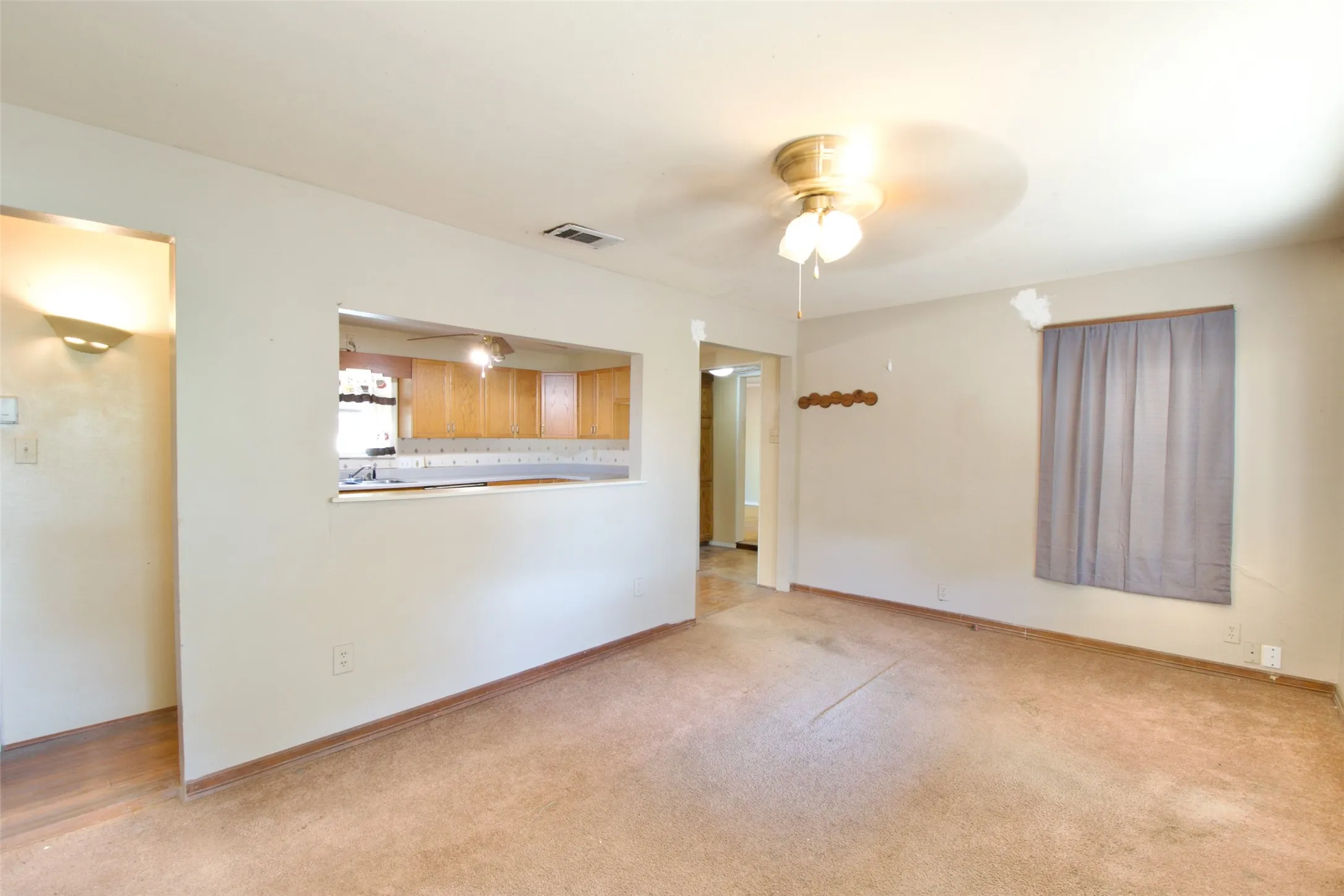 Single Family Residence For Sale in Coryell County , 129 E FM 931, Gatesville, Texas 76528, 3 Bedroom, 2 Bathroom, Garage spaces, 1,256 Sqft, built in 1967, mls#21374026, Real Estate Agent in Gatesville, Homes For Sale in Coryell county, Homes For Sale in Gatesville, Realtor in Gatesville Texas, Real Estate Brokerage Independent Realty Texas, Luminita Cordes Realtor