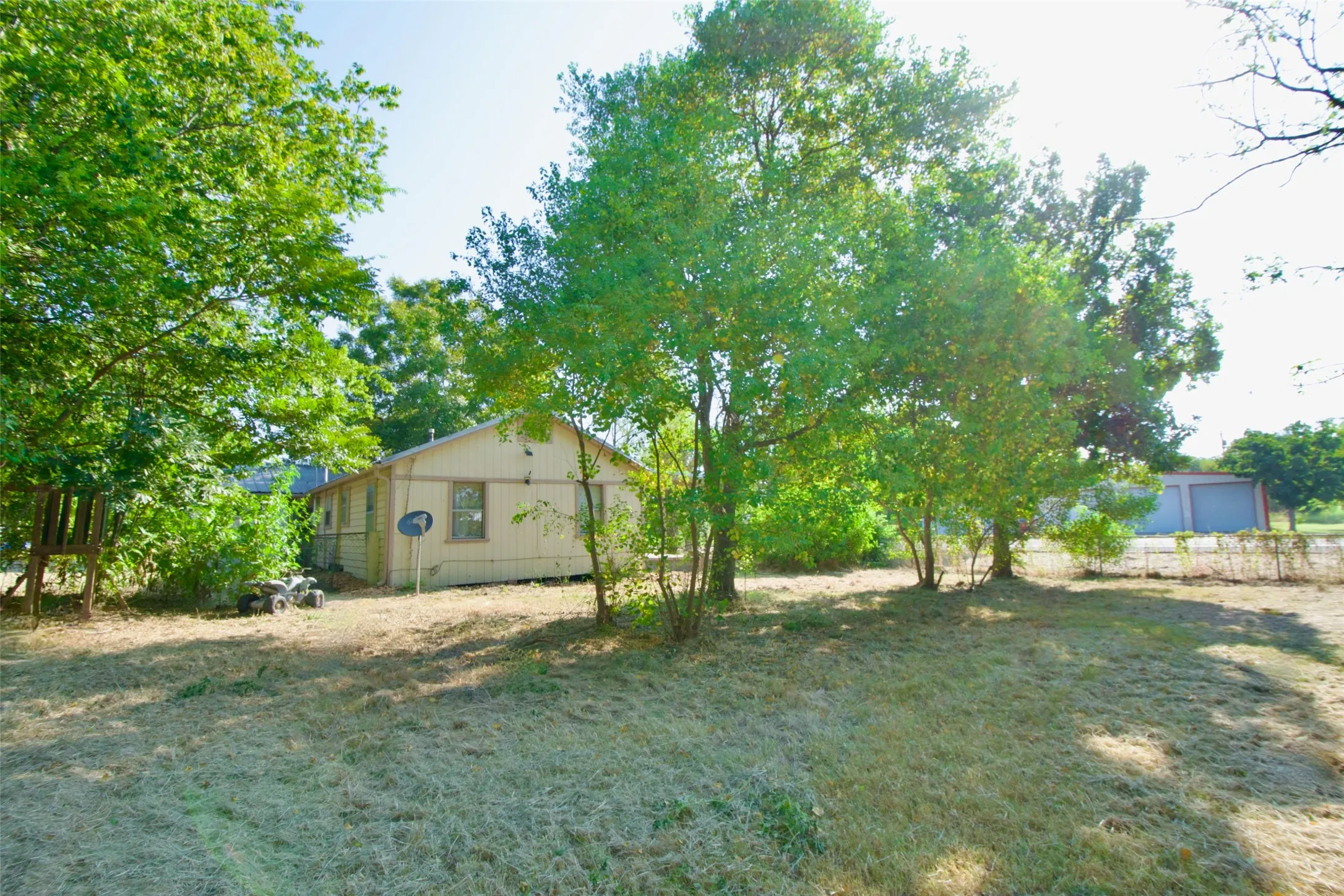 Single Family Residence For Sale in Coryell County , 129 E FM 931, Gatesville, Texas 76528, 3 Bedroom, 2 Bathroom, Garage spaces, 1,256 Sqft, built in 1967, mls#21374026, Real Estate Agent in Gatesville, Homes For Sale in Coryell county, Homes For Sale in Gatesville, Realtor in Gatesville Texas, Real Estate Brokerage Independent Realty Texas, Luminita Cordes Realtor