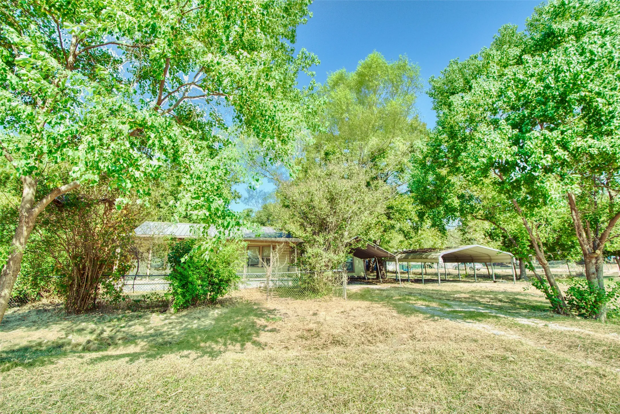 Single Family Residence For Sale in Coryell County , 129 E FM 931, Gatesville, Texas 76528, 3 Bedroom, 2 Bathroom, Garage spaces, 1,256 Sqft, built in 1967, mls#21374026, Real Estate Agent in Gatesville, Homes For Sale in Coryell county, Homes For Sale in Gatesville, Realtor in Gatesville Texas, Real Estate Brokerage Independent Realty Texas, Luminita Cordes Realtor