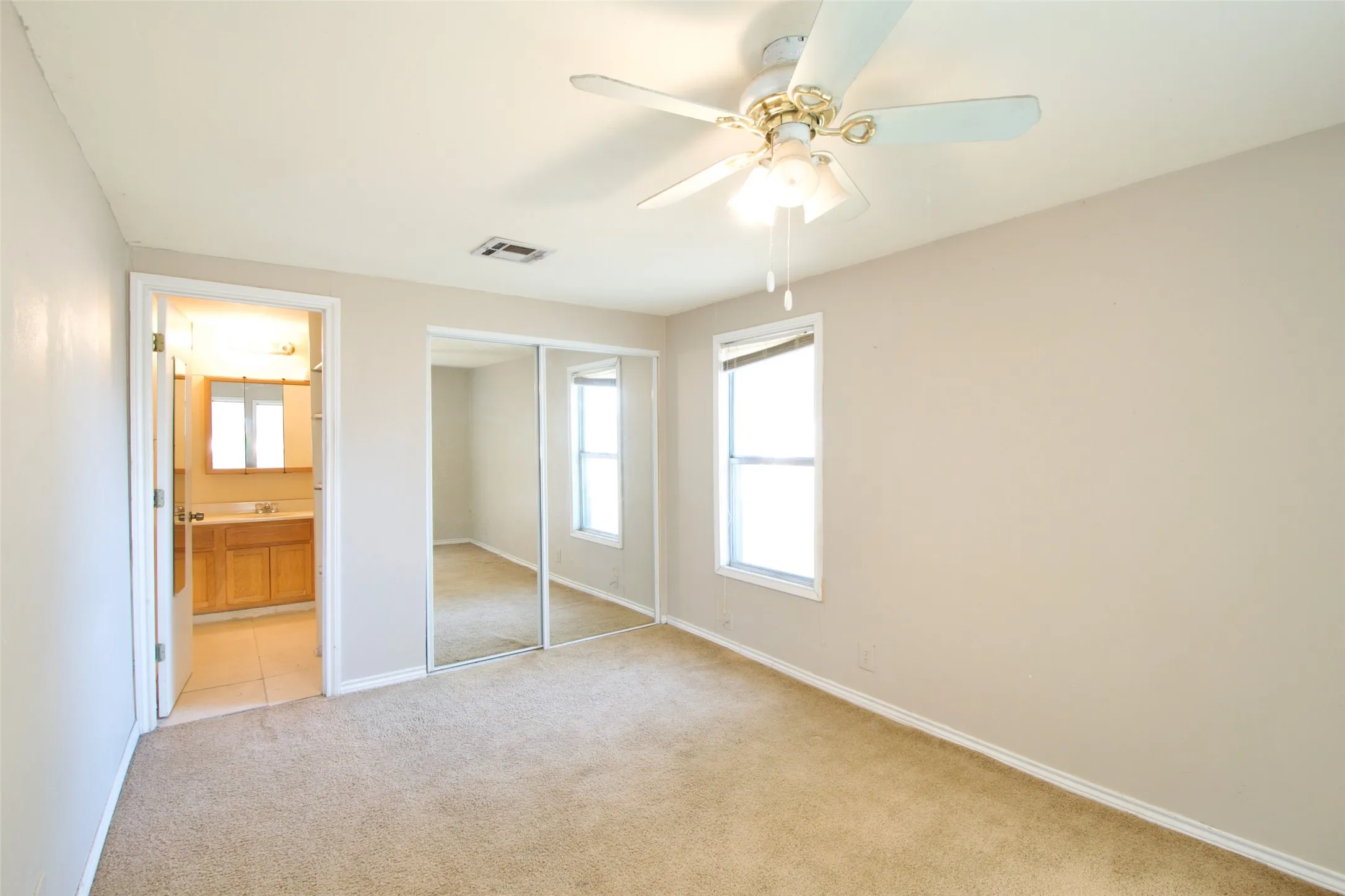 Single Family Residence For Sale in Coryell County , 129 E FM 931, Gatesville, Texas 76528, 3 Bedroom, 2 Bathroom, Garage spaces, 1,256 Sqft, built in 1967, mls#21374026, Real Estate Agent in Gatesville, Homes For Sale in Coryell county, Homes For Sale in Gatesville, Realtor in Gatesville Texas, Real Estate Brokerage Independent Realty Texas, Luminita Cordes Realtor