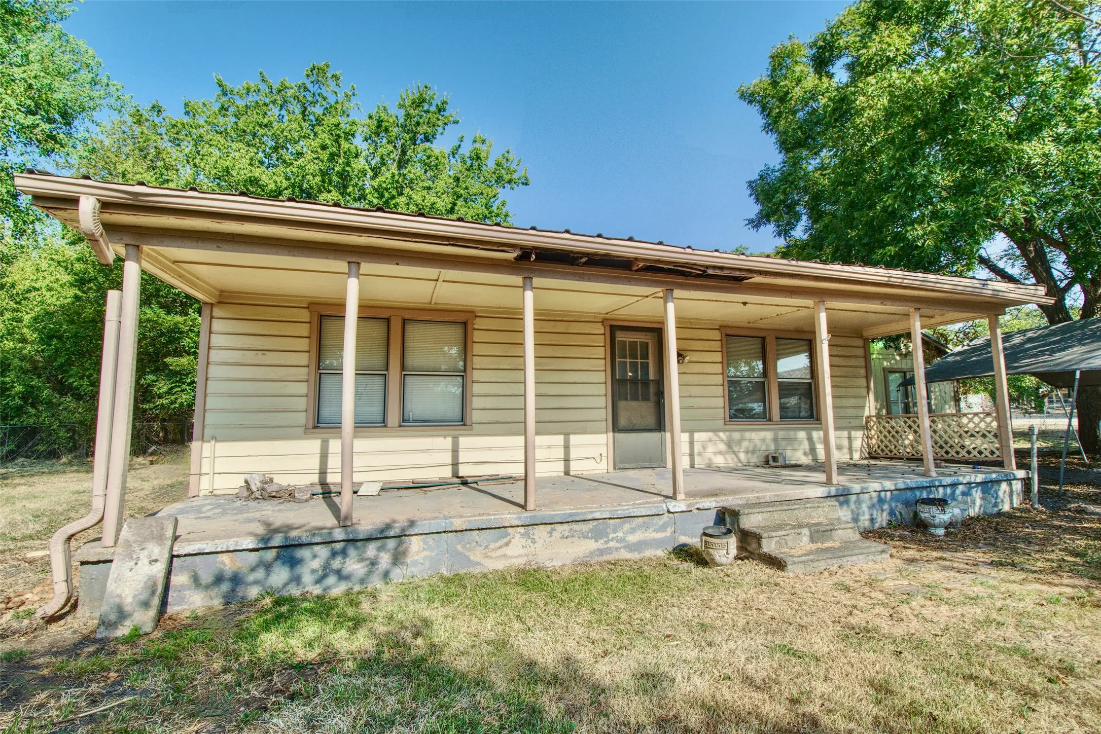 Single Family Residence For Sale in Coryell County , 129 E FM 931, Gatesville, Texas 76528, 3 Bedroom, 2 Bathroom, Garage spaces, 1,256 Sqft, built in 1967, mls#21374026, Real Estate Agent in Gatesville, Homes For Sale in Coryell county, Homes For Sale in Gatesville, Realtor in Gatesville Texas, Real Estate Brokerage Independent Realty Texas, Luminita Cordes Realtor