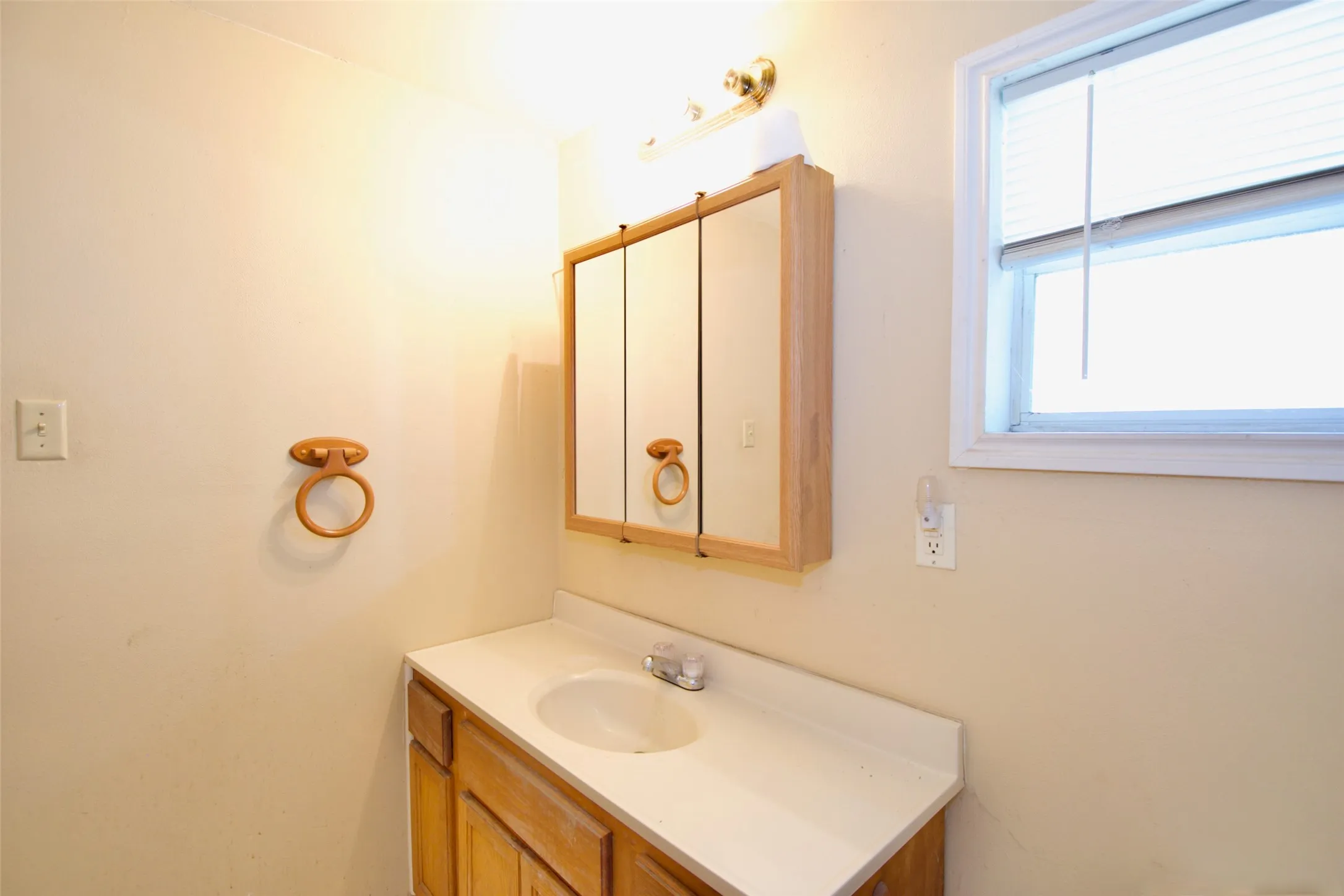 Single Family Residence For Sale in Coryell County , 129 E FM 931, Gatesville, Texas 76528, 3 Bedroom, 2 Bathroom, Garage spaces, 1,256 Sqft, built in 1967, mls#21374026, Real Estate Agent in Gatesville, Homes For Sale in Coryell county, Homes For Sale in Gatesville, Realtor in Gatesville Texas, Real Estate Brokerage Independent Realty Texas, Luminita Cordes Realtor