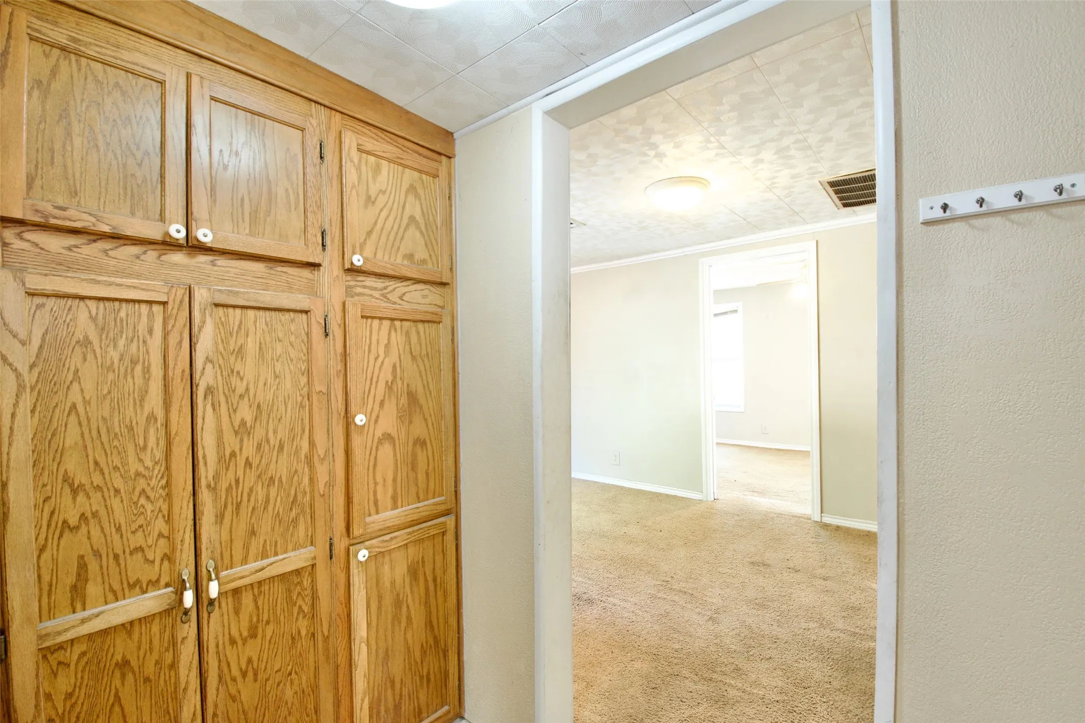 Single Family Residence For Sale in Coryell County , 129 E FM 931, Gatesville, Texas 76528, 3 Bedroom, 2 Bathroom, Garage spaces, 1,256 Sqft, built in 1967, mls#21374026, Real Estate Agent in Gatesville, Homes For Sale in Coryell county, Homes For Sale in Gatesville, Realtor in Gatesville Texas, Real Estate Brokerage Independent Realty Texas, Luminita Cordes Realtor