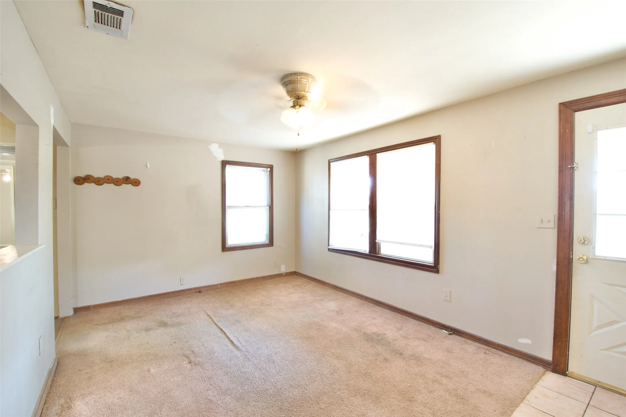 Single Family Residence For Sale in Coryell County , 129 E FM 931, Gatesville, Texas 76528, 3 Bedroom, 2 Bathroom, Garage spaces, 1,256 Sqft, built in 1967, mls#21374026, Real Estate Agent in Gatesville, Homes For Sale in Coryell county, Homes For Sale in Gatesville, Realtor in Gatesville Texas, Real Estate Brokerage Independent Realty Texas, Luminita Cordes Realtor