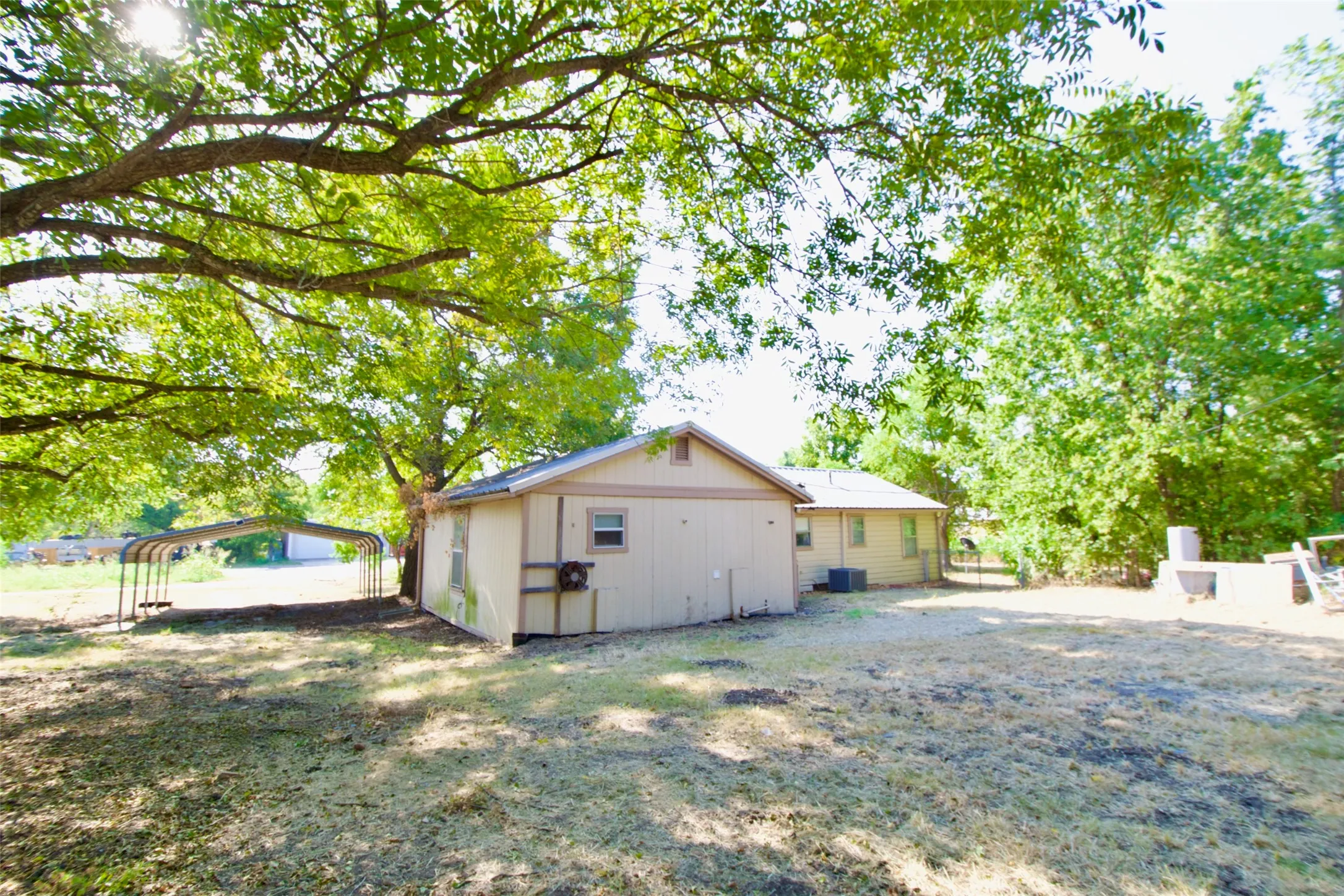 Single Family Residence For Sale in Coryell County , 129 E FM 931, Gatesville, Texas 76528, 3 Bedroom, 2 Bathroom, Garage spaces, 1,256 Sqft, built in 1967, mls#21374026, Real Estate Agent in Gatesville, Homes For Sale in Coryell county, Homes For Sale in Gatesville, Realtor in Gatesville Texas, Real Estate Brokerage Independent Realty Texas, Luminita Cordes Realtor