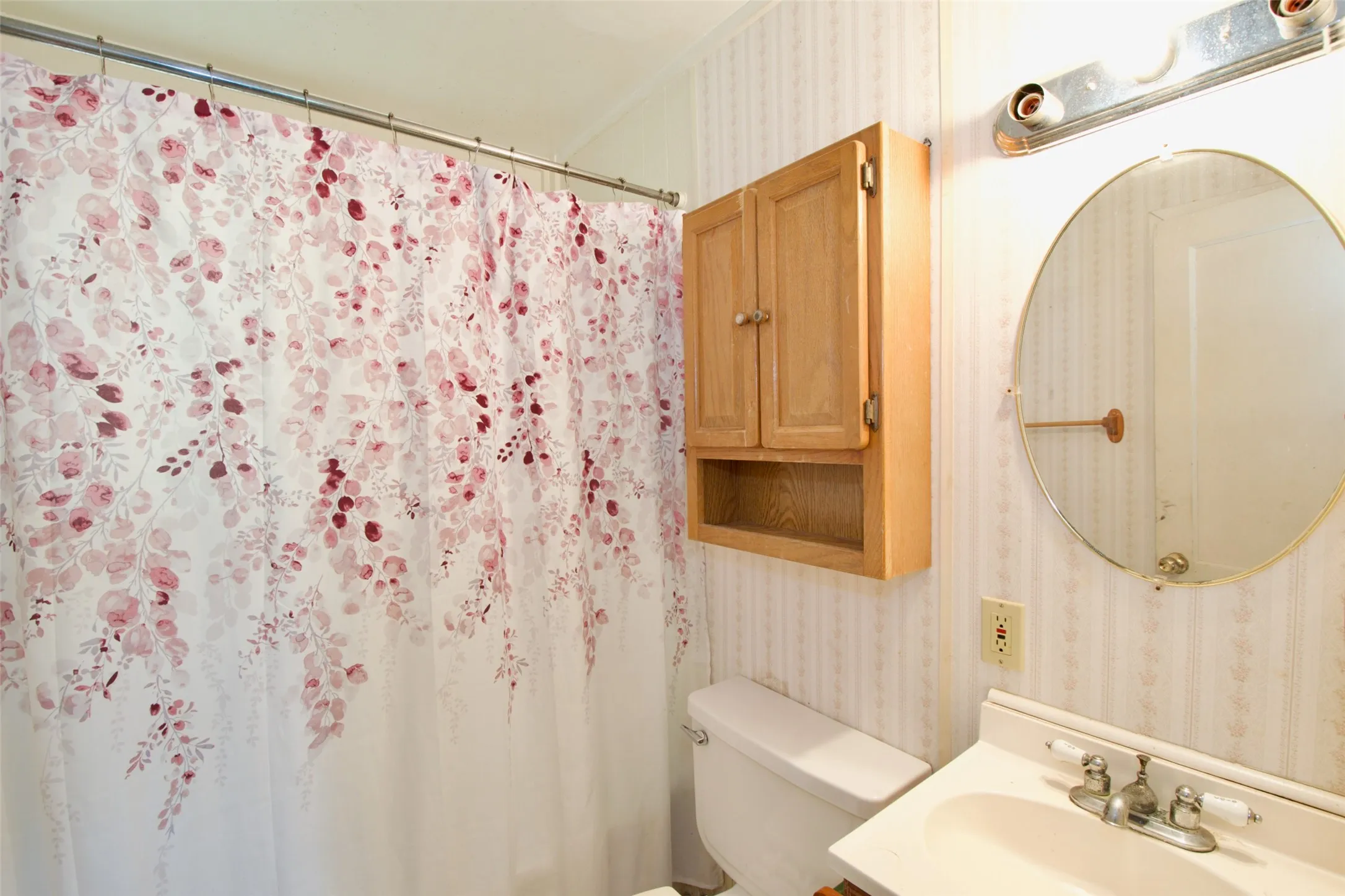 Single Family Residence For Sale in Coryell County , 129 E FM 931, Gatesville, Texas 76528, 3 Bedroom, 2 Bathroom, Garage spaces, 1,256 Sqft, built in 1967, mls#21374026, Real Estate Agent in Gatesville, Homes For Sale in Coryell county, Homes For Sale in Gatesville, Realtor in Gatesville Texas, Real Estate Brokerage Independent Realty Texas, Luminita Cordes Realtor