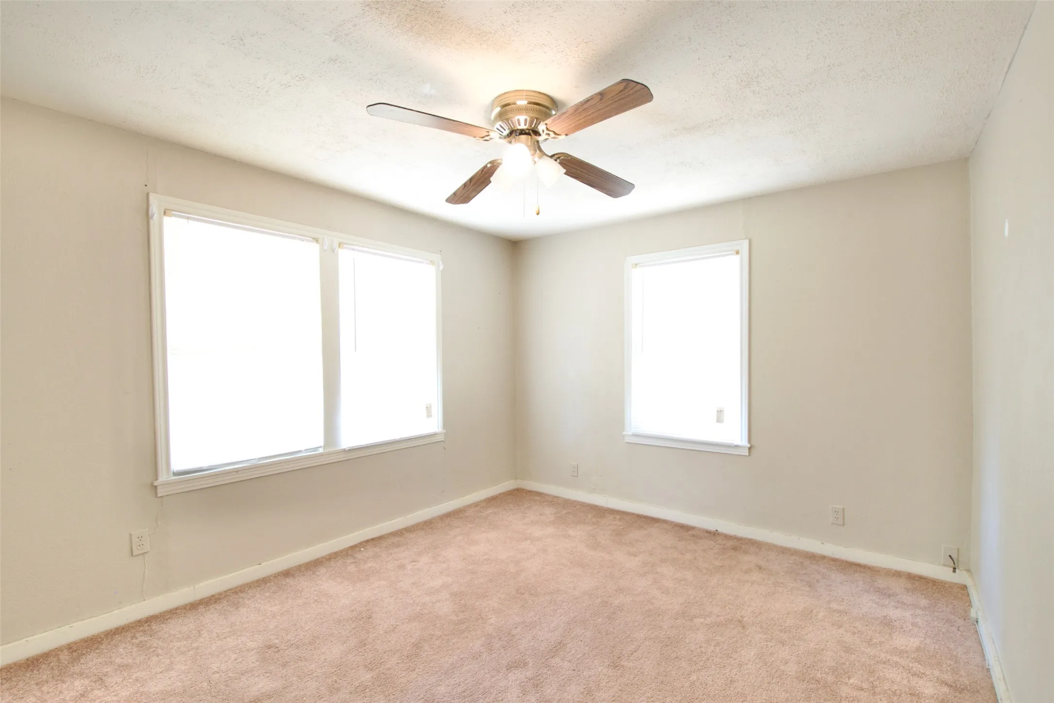 Single Family Residence For Sale in Coryell County , 129 E FM 931, Gatesville, Texas 76528, 3 Bedroom, 2 Bathroom, Garage spaces, 1,256 Sqft, built in 1967, mls#21374026, Real Estate Agent in Gatesville, Homes For Sale in Coryell county, Homes For Sale in Gatesville, Realtor in Gatesville Texas, Real Estate Brokerage Independent Realty Texas, Luminita Cordes Realtor
