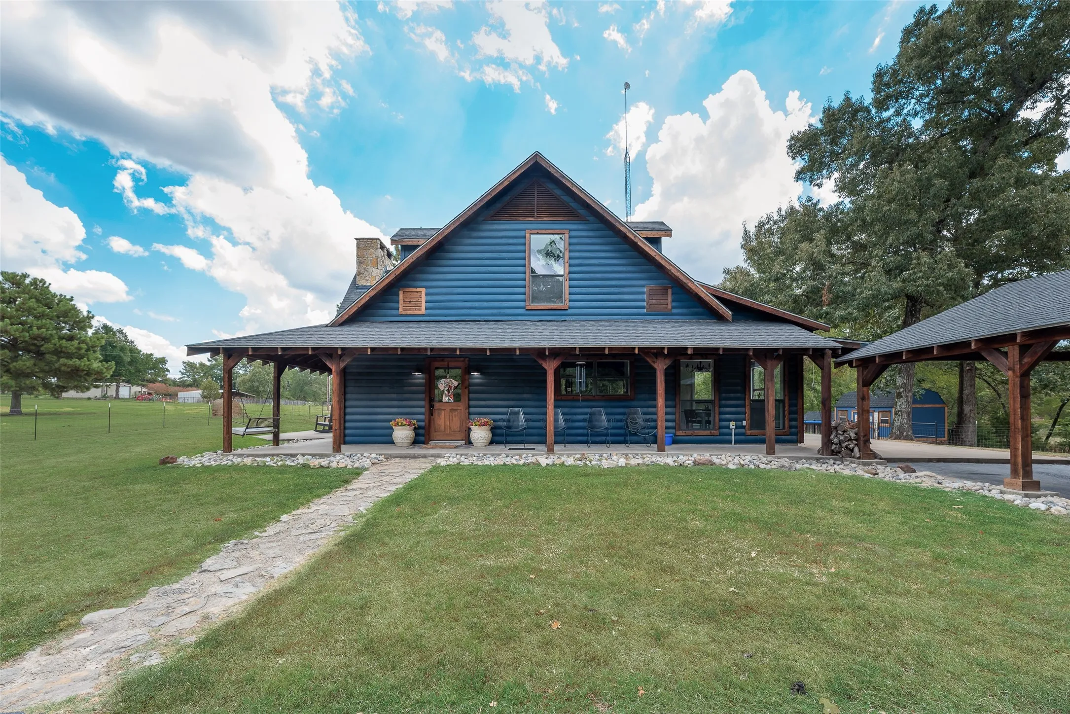 Single Family Residence For Sale in Van Zandt County , 23015 State Highway 64, Canton, Texas 75103, 3 Bedroom, 4 Bathroom, Garage spaces, 2,560 Sqft, built in 2003, mls#21376123, Real Estate Agent in Canton, Homes For Sale in Van Zandt county, Homes For Sale in Canton, Realtor in Canton Texas, Real Estate Brokerage Independent Realty Texas, Luminita Cordes Realtor