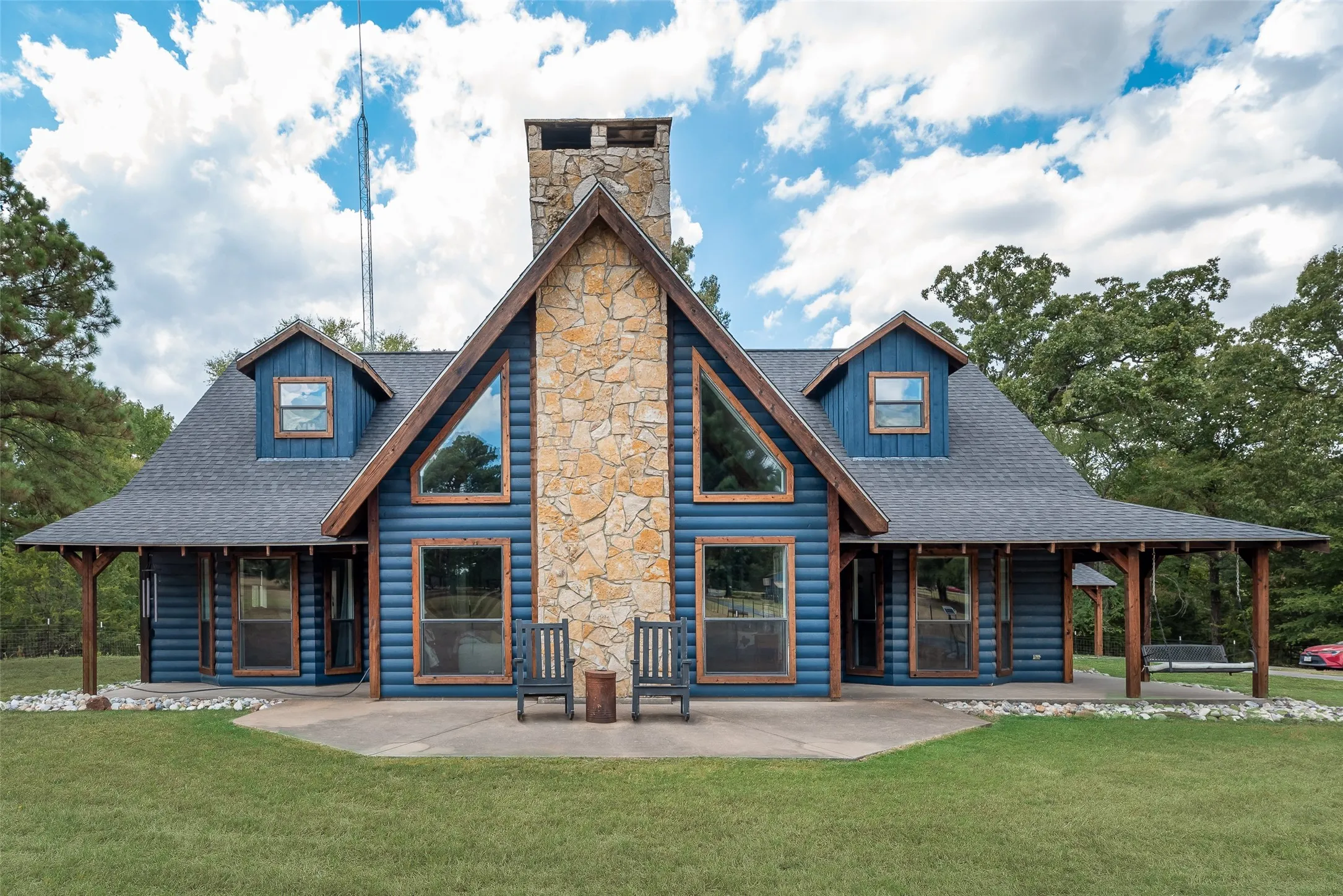 Single Family Residence For Sale in Van Zandt County , 23015 State Highway 64, Canton, Texas 75103, 3 Bedroom, 4 Bathroom, Garage spaces, 2,560 Sqft, built in 2003, mls#21376123, Real Estate Agent in Canton, Homes For Sale in Van Zandt county, Homes For Sale in Canton, Realtor in Canton Texas, Real Estate Brokerage Independent Realty Texas, Luminita Cordes Realtor
