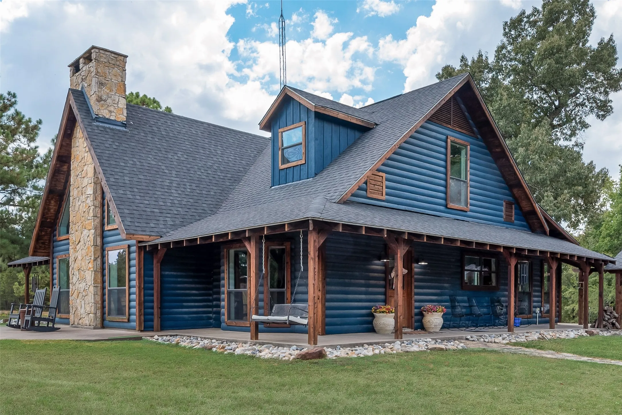 Single Family Residence For Sale in Van Zandt County , 23015 State Highway 64, Canton, Texas 75103, 3 Bedroom, 4 Bathroom, Garage spaces, 2,560 Sqft, built in 2003, mls#21376123, Real Estate Agent in Canton, Homes For Sale in Van Zandt county, Homes For Sale in Canton, Realtor in Canton Texas, Real Estate Brokerage Independent Realty Texas, Luminita Cordes Realtor