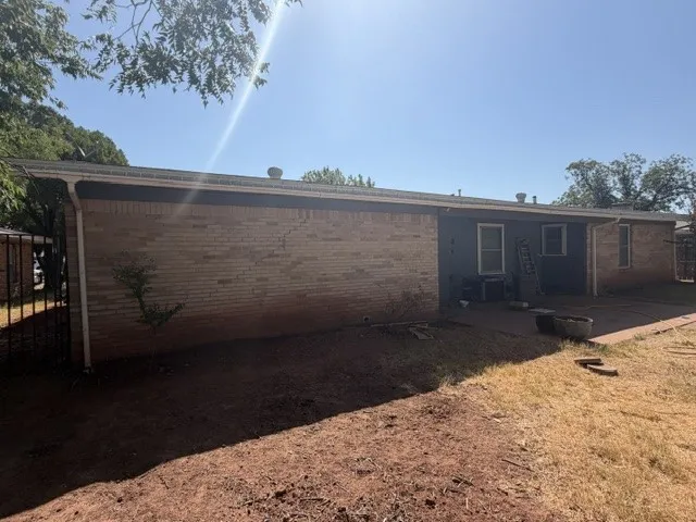 Single Family Residence For Sale in Taylor County , 1414 N Willis Street, Abilene, Texas 79603, 3 Bedroom, 2 Bathroom, 2 Garage spaces, 1,580 Sqft, built in 1957, mls#21376125, Real Estate Agent in Abilene, Homes For Sale in Taylor county, Homes For Sale in Abilene, Realtor in Abilene Texas, Real Estate Brokerage Independent Realty Texas, Luminita Cordes Realtor