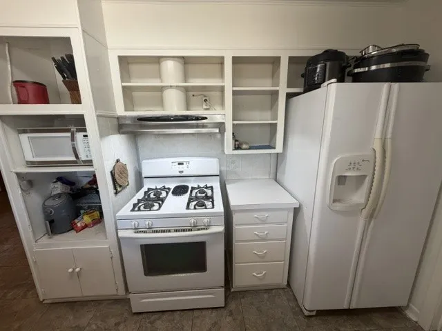 Single Family Residence For Sale in Taylor County , 1414 N Willis Street, Abilene, Texas 79603, 3 Bedroom, 2 Bathroom, 2 Garage spaces, 1,580 Sqft, built in 1957, mls#21376125, Real Estate Agent in Abilene, Homes For Sale in Taylor county, Homes For Sale in Abilene, Realtor in Abilene Texas, Real Estate Brokerage Independent Realty Texas, Luminita Cordes Realtor