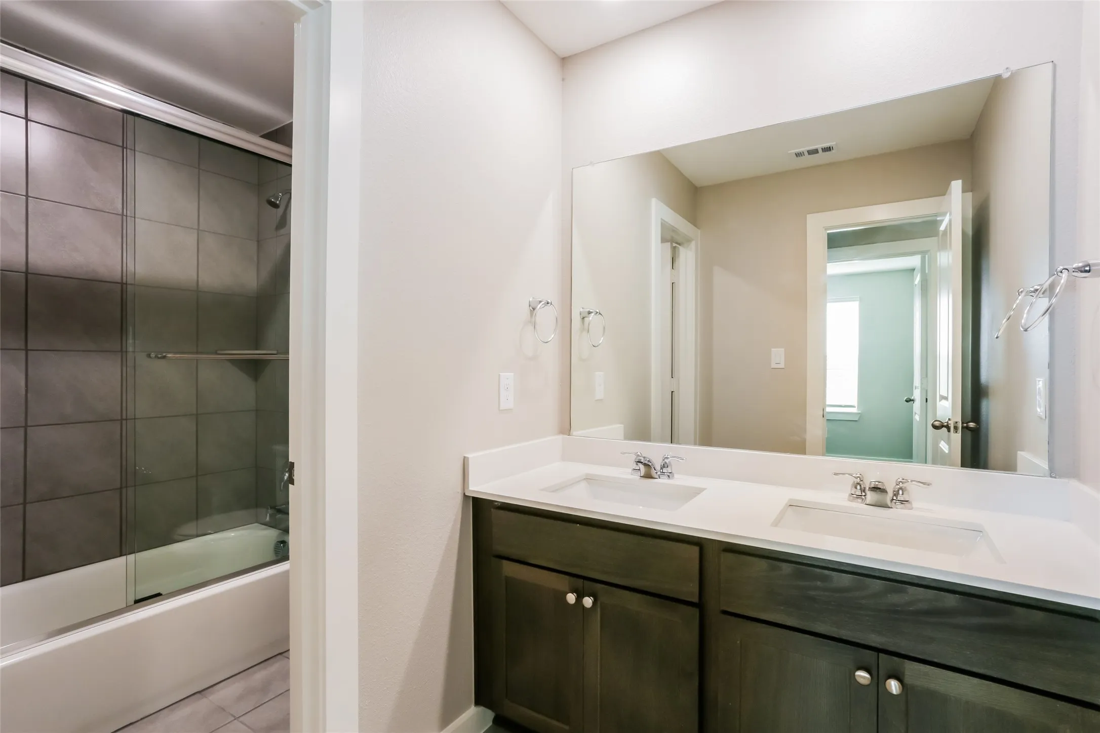 Single Family Residence For Rent in Tarrant County , 854 Summer Plum Way, Arlington, Texas 76005, 3 Bedroom, 3 Bathroom, 2 Garage spaces, 1,667 Sqft, built in 2025, mls#21370488, Real Estate Agent in Arlington, Homes For Rent in Tarrant county, Homes For Rent in Arlington, Realtor in Arlington Texas, Real Estate Brokerage Independent Realty Texas, Luminita Cordes Realtor