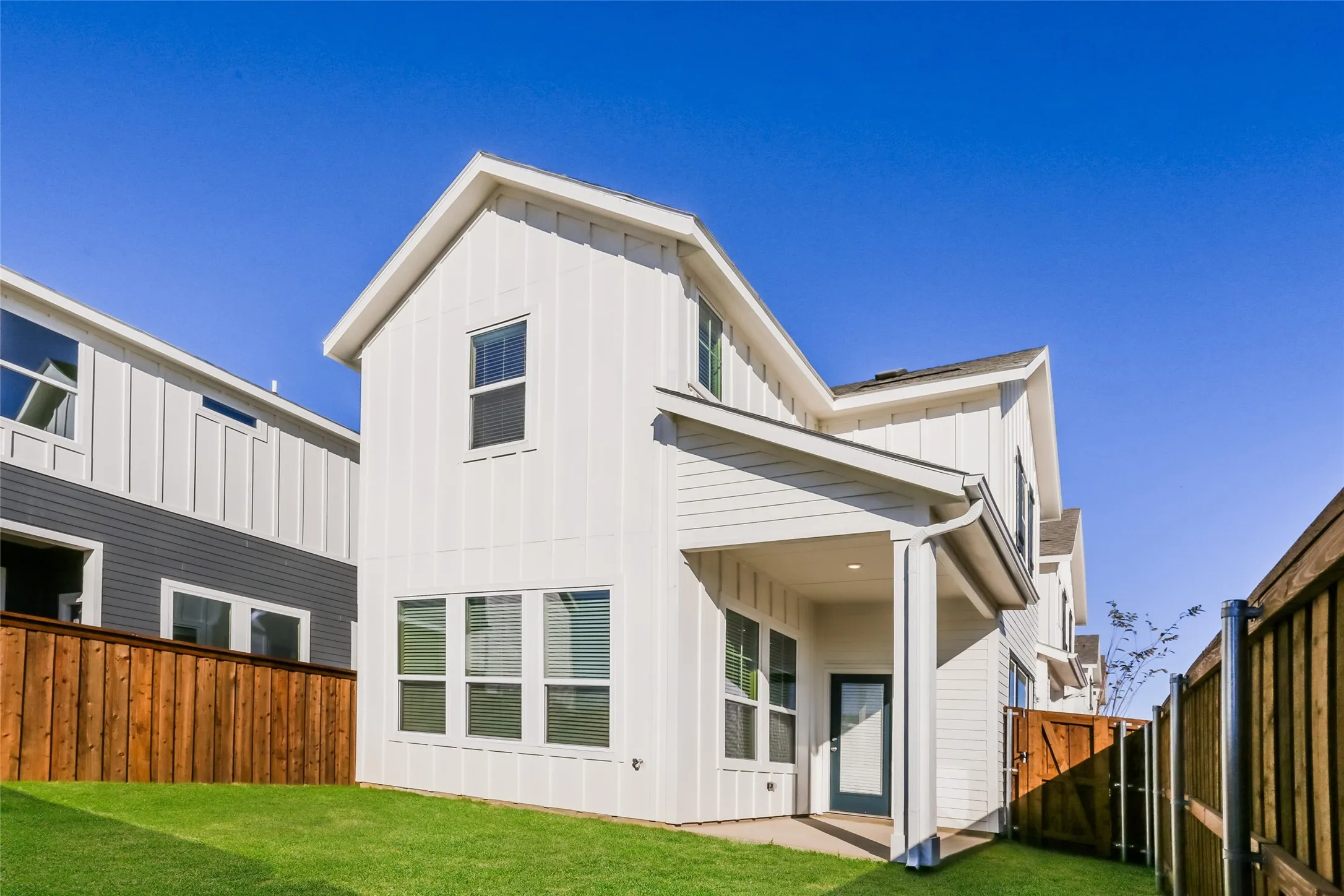 Single Family Residence For Rent in Tarrant County , 854 Summer Plum Way, Arlington, Texas 76005, 3 Bedroom, 3 Bathroom, 2 Garage spaces, 1,667 Sqft, built in 2025, mls#21370488, Real Estate Agent in Arlington, Homes For Rent in Tarrant county, Homes For Rent in Arlington, Realtor in Arlington Texas, Real Estate Brokerage Independent Realty Texas, Luminita Cordes Realtor